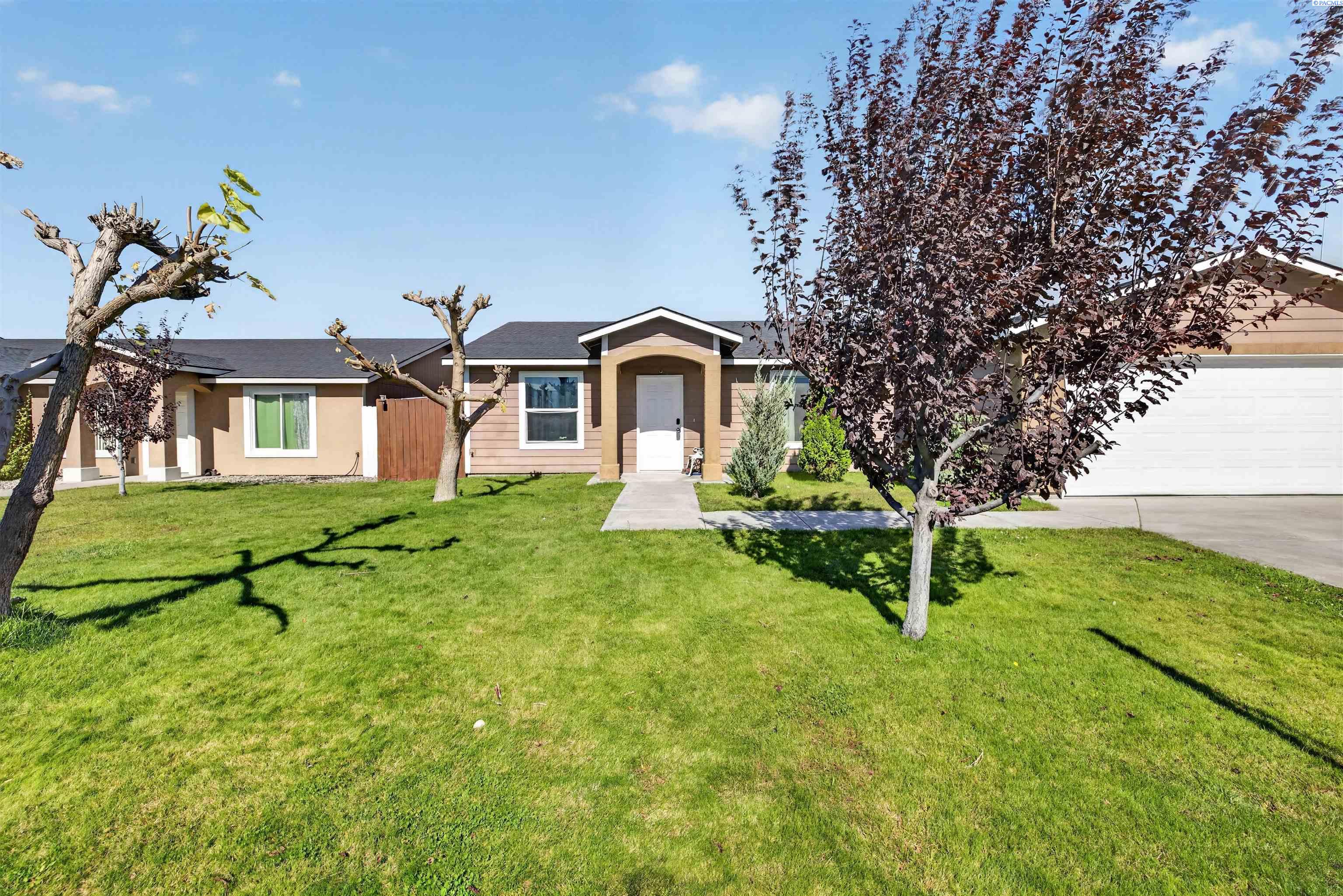 3805 Estrella Dr, Pasco, WA 99301