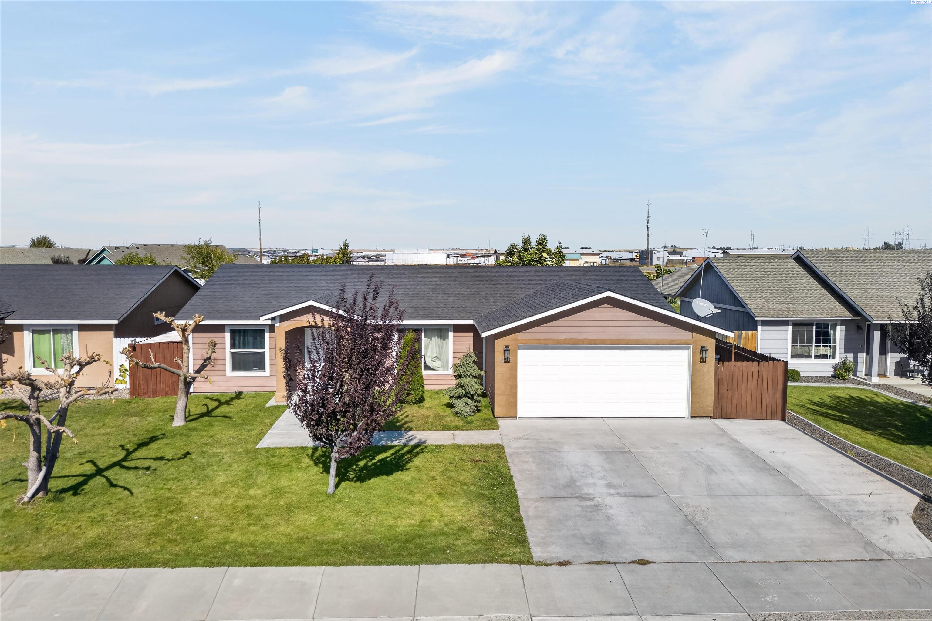 3805 Estrella Dr, Pasco, WA 99301