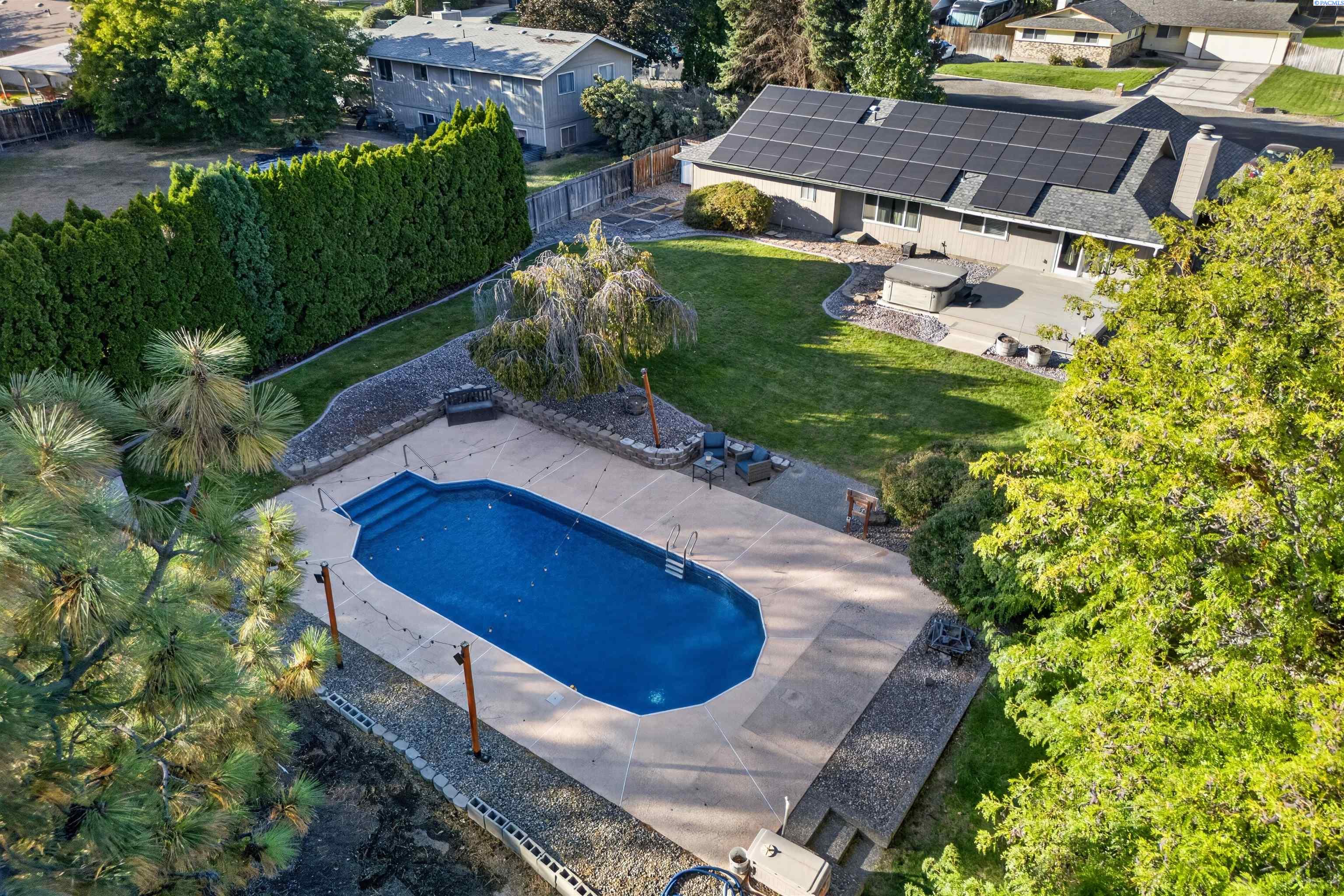 3305 W 23rd Ave, Kennewick, WA 99337