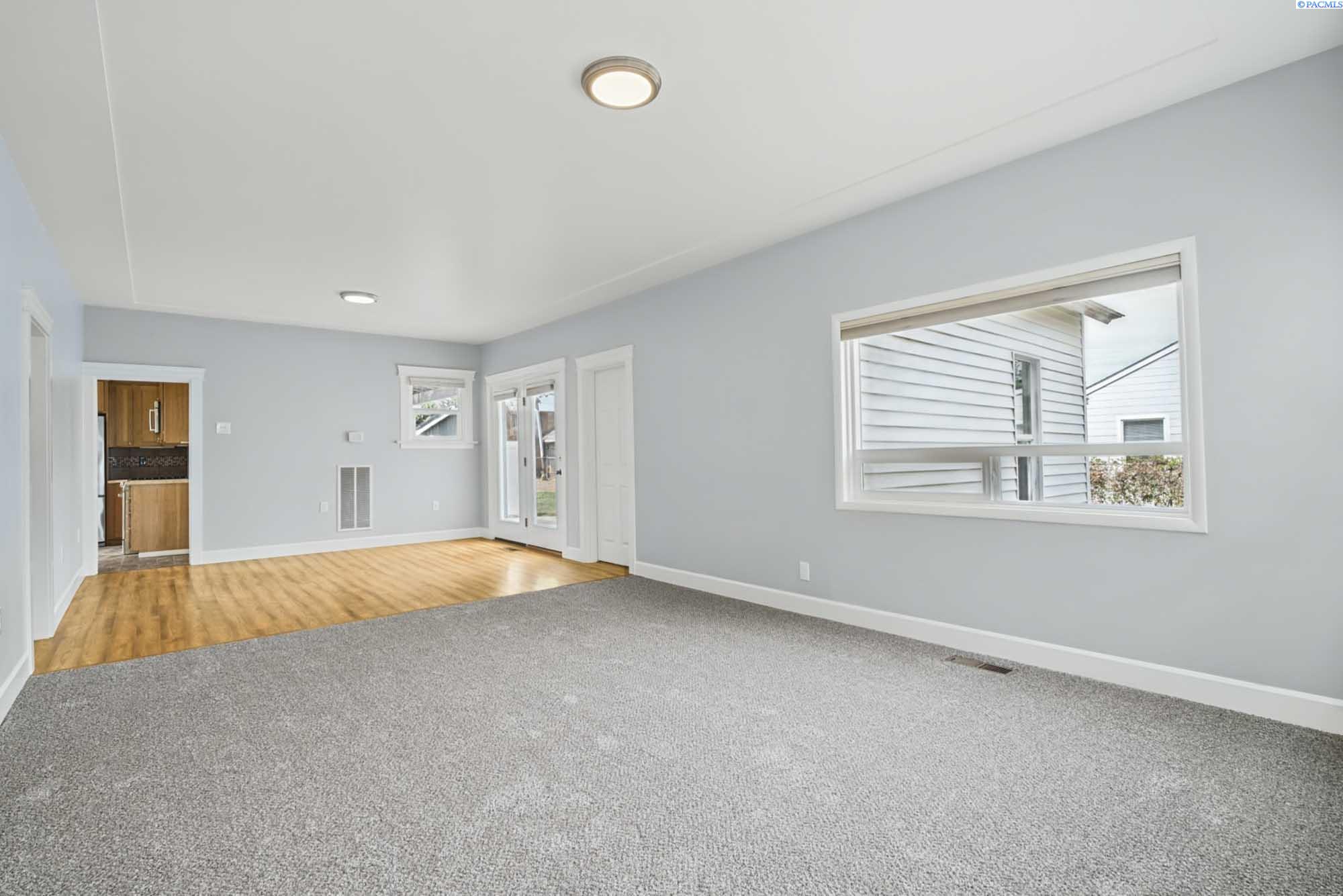 409 N Garfield St, Kennewick, WA 99336