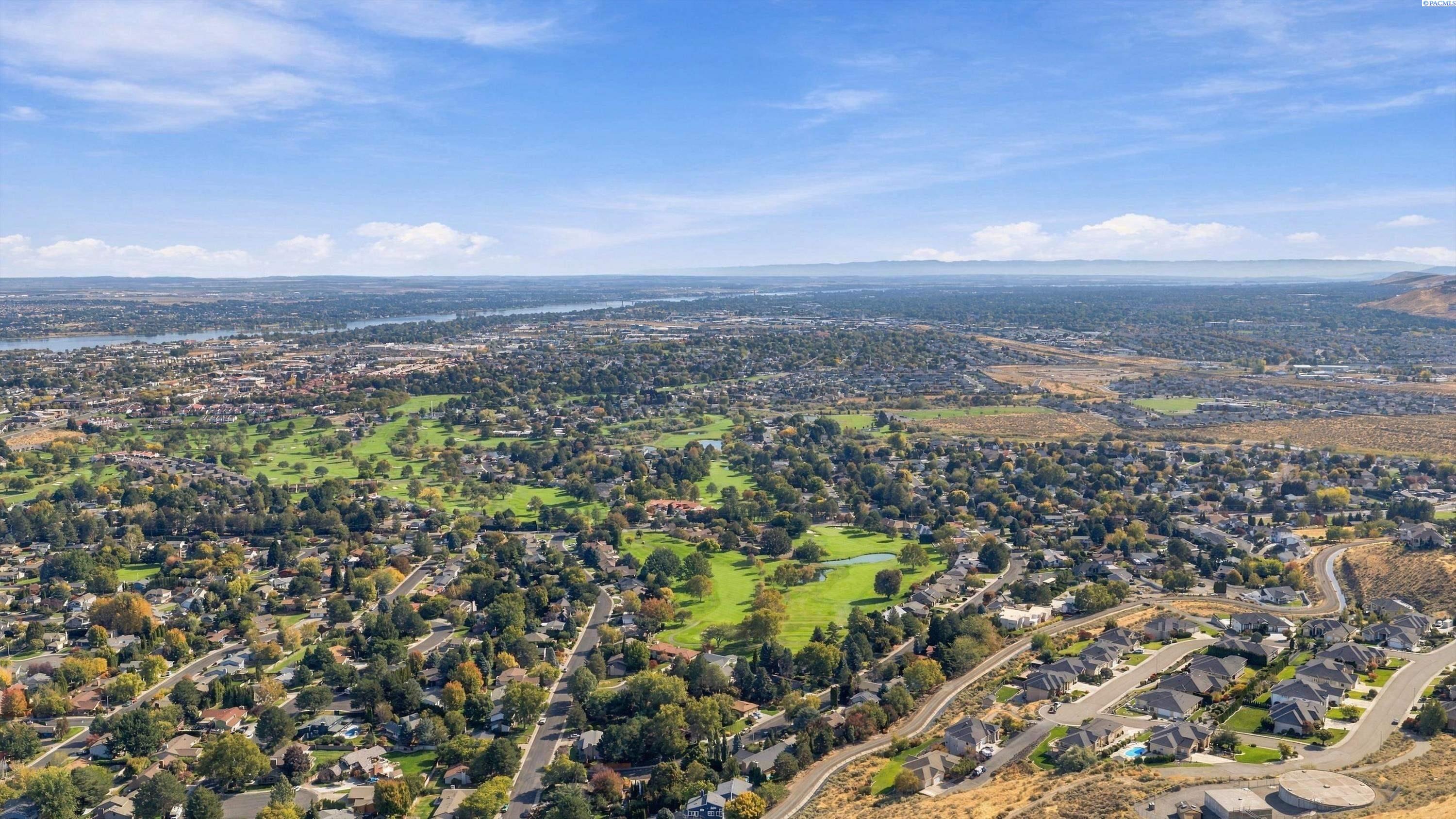 2501 Falconcrest Lp, Richland, WA 99352