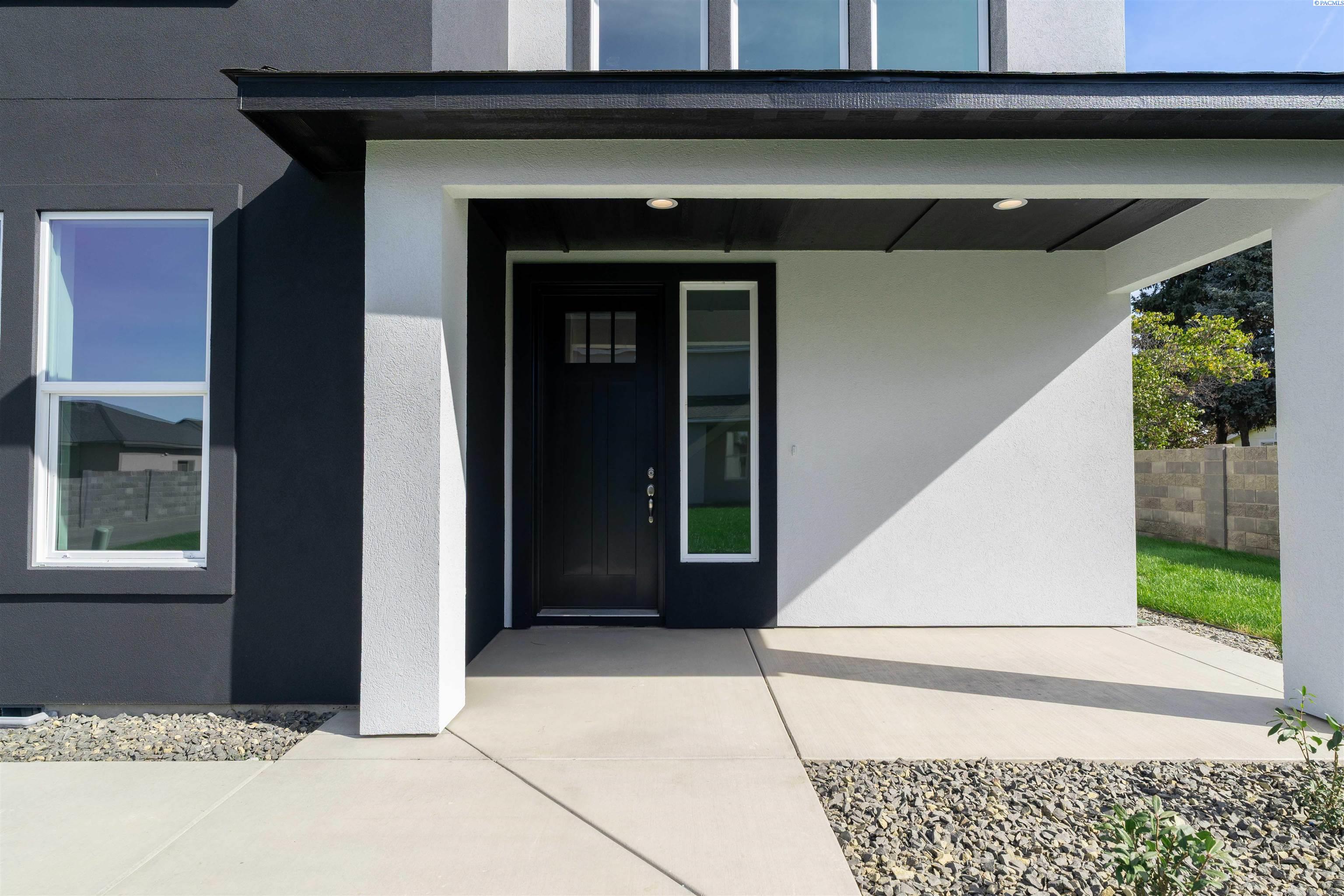 1056 N Grant Pl, Kennewick, WA 99336