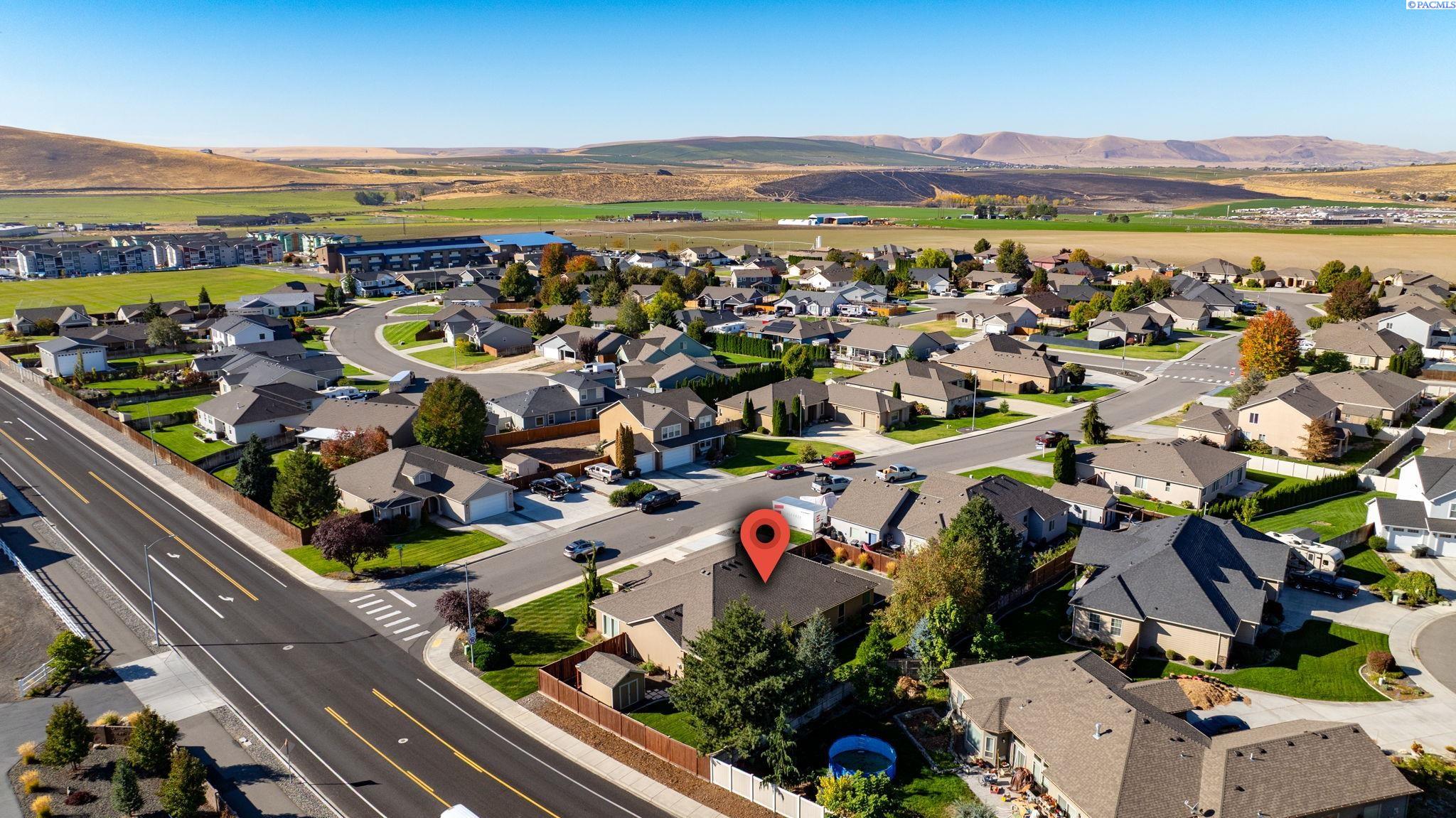 1711 Sunshine Ave, West Richland, WA 99353