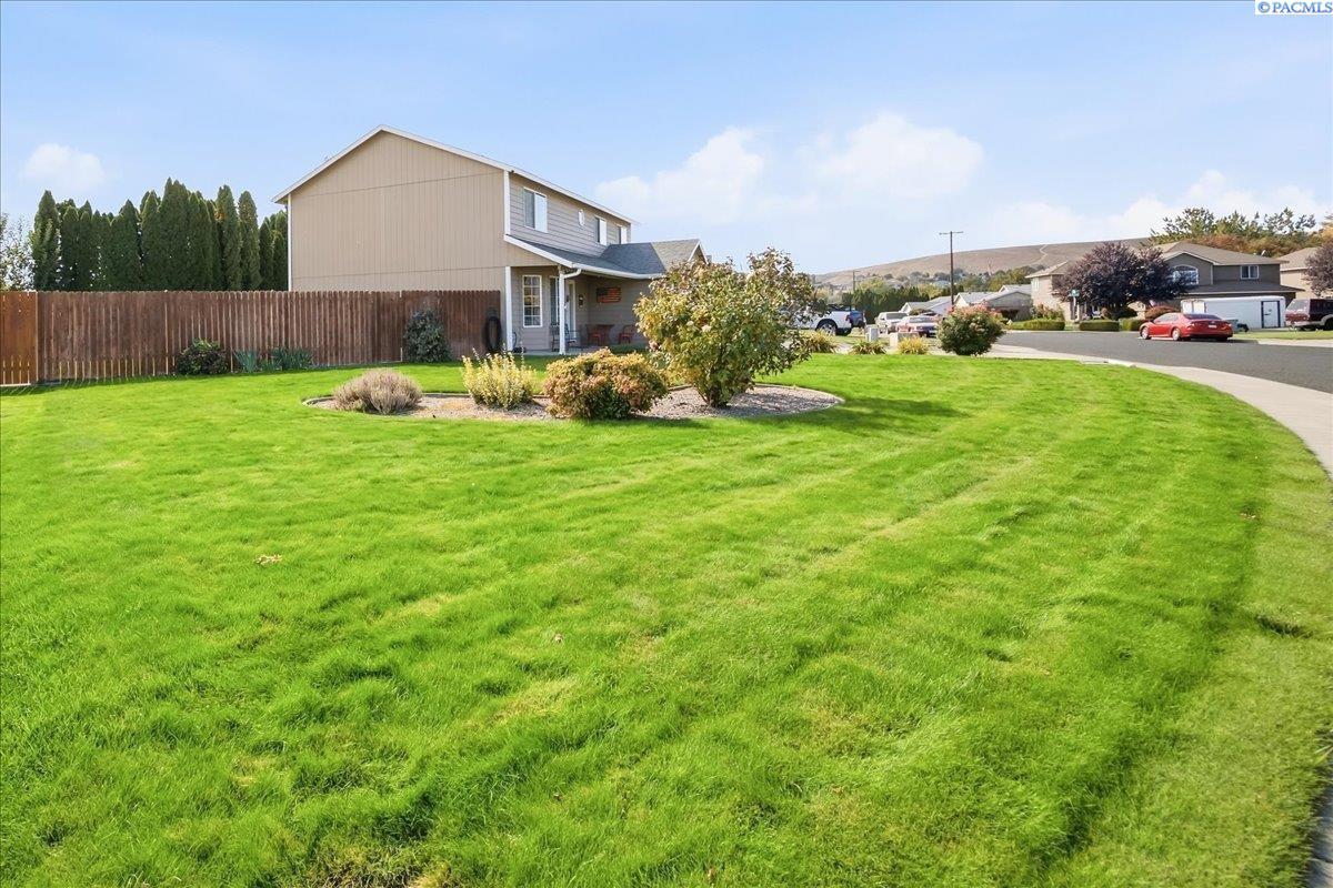 201 W 48th Ave, Kennewick, WA 99337