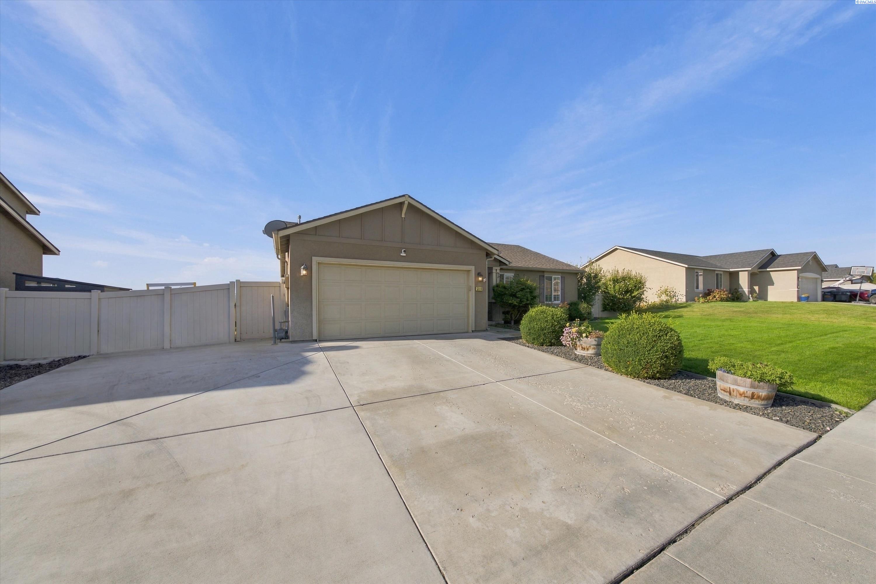 5814 Belmont Dr, Pasco, WA 99301