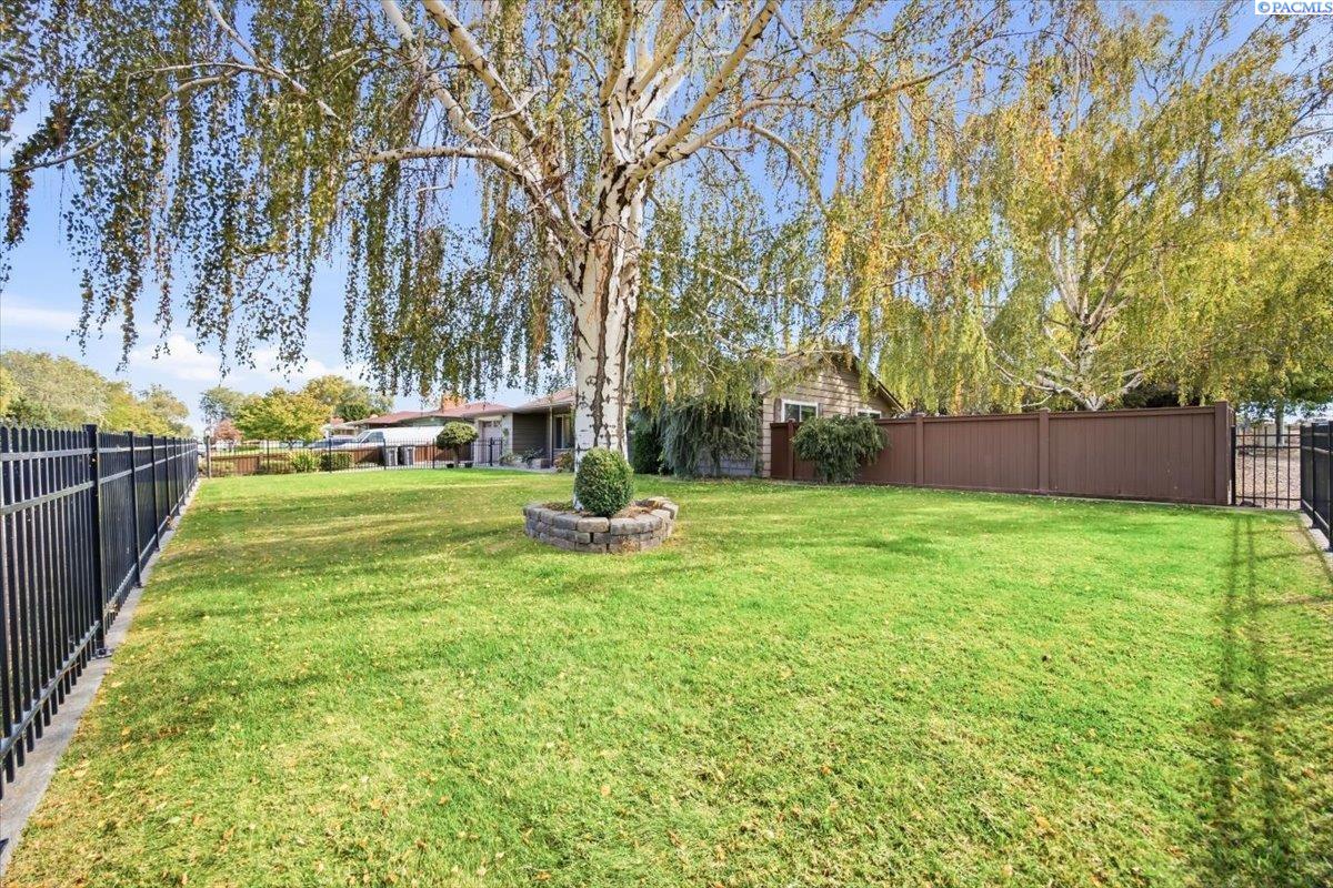 6345 W Willamette Ave, Kennewick, WA 99336