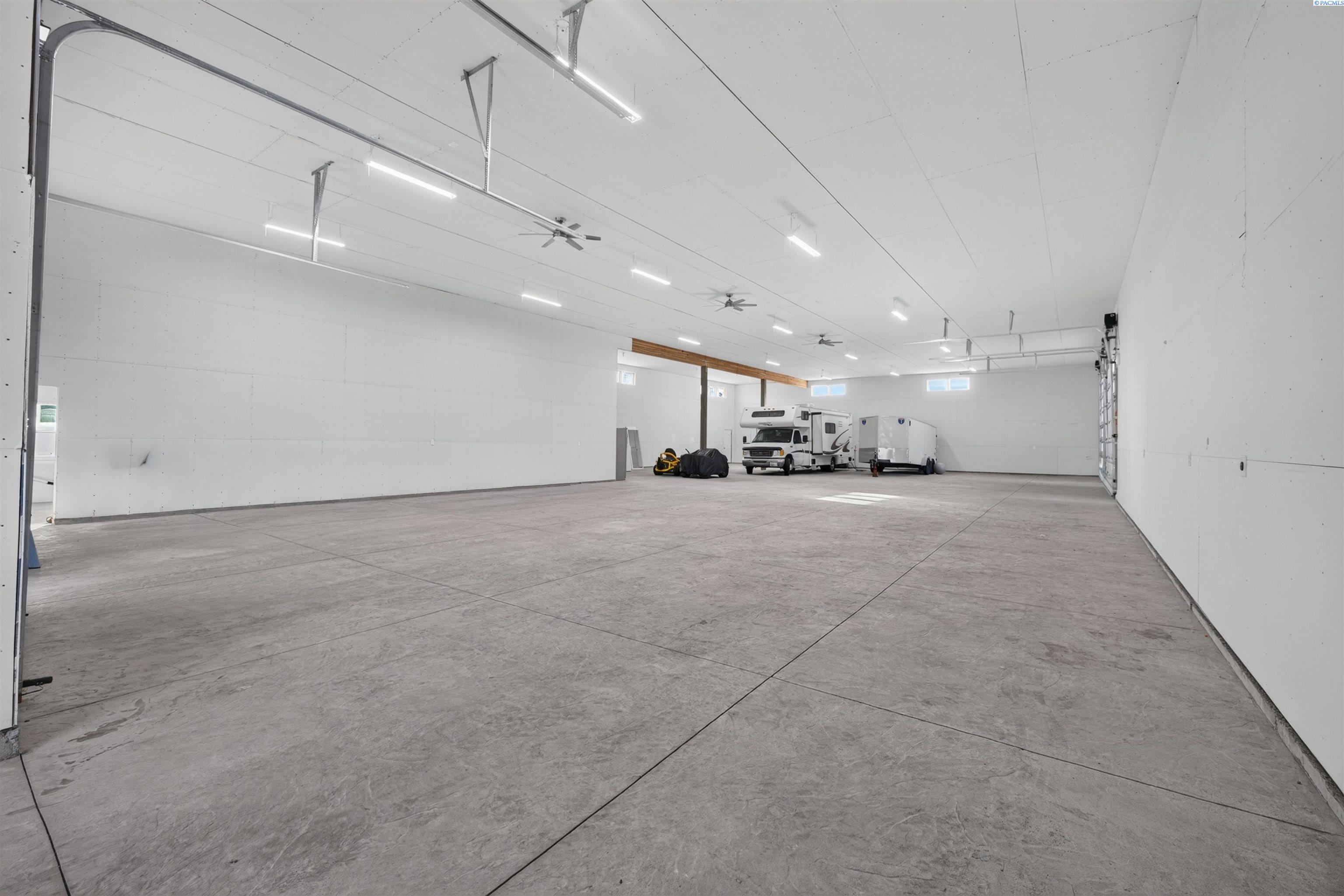215505 E Bryson Brown, Kennewick, WA 99337