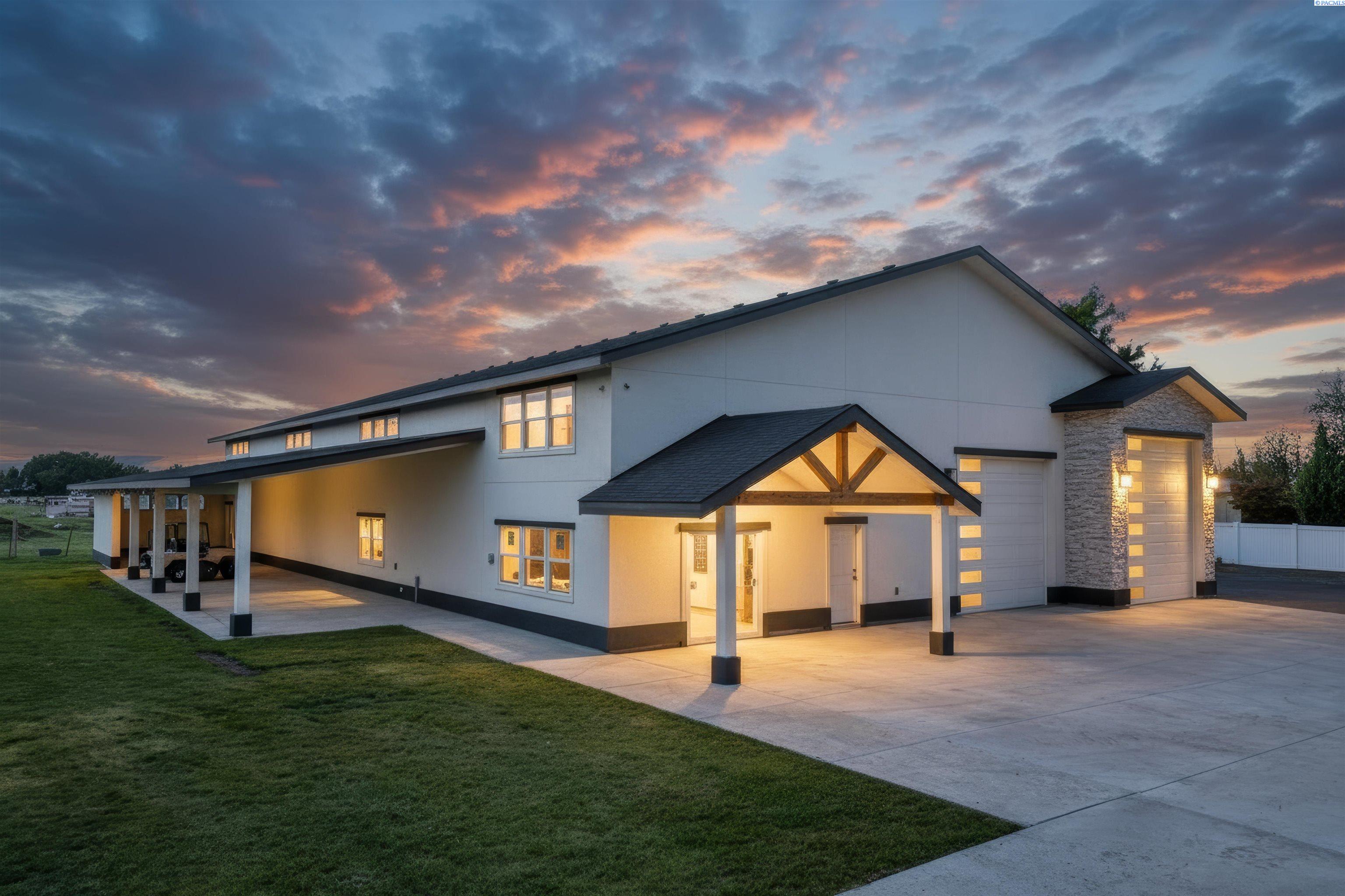 215505 E Bryson Brown, Kennewick, WA 99337