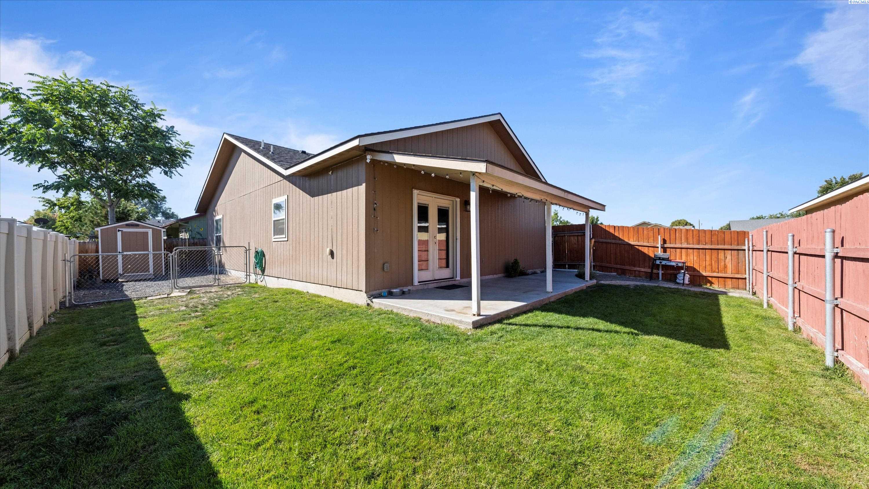 580 N Harrison Pl, Kennewick, WA 99336
