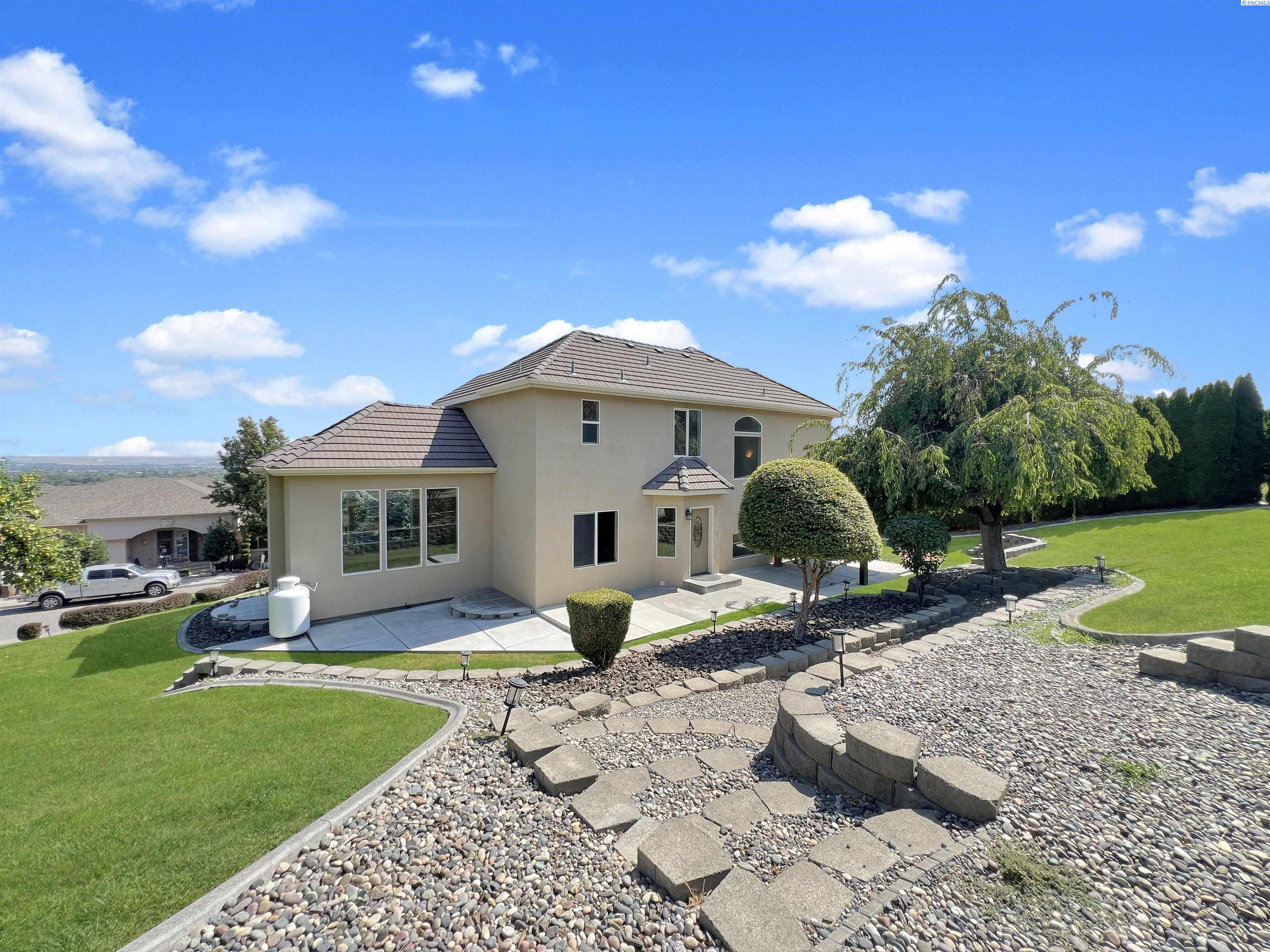 3805 W 42nd Ave, Kennewick, WA 99337