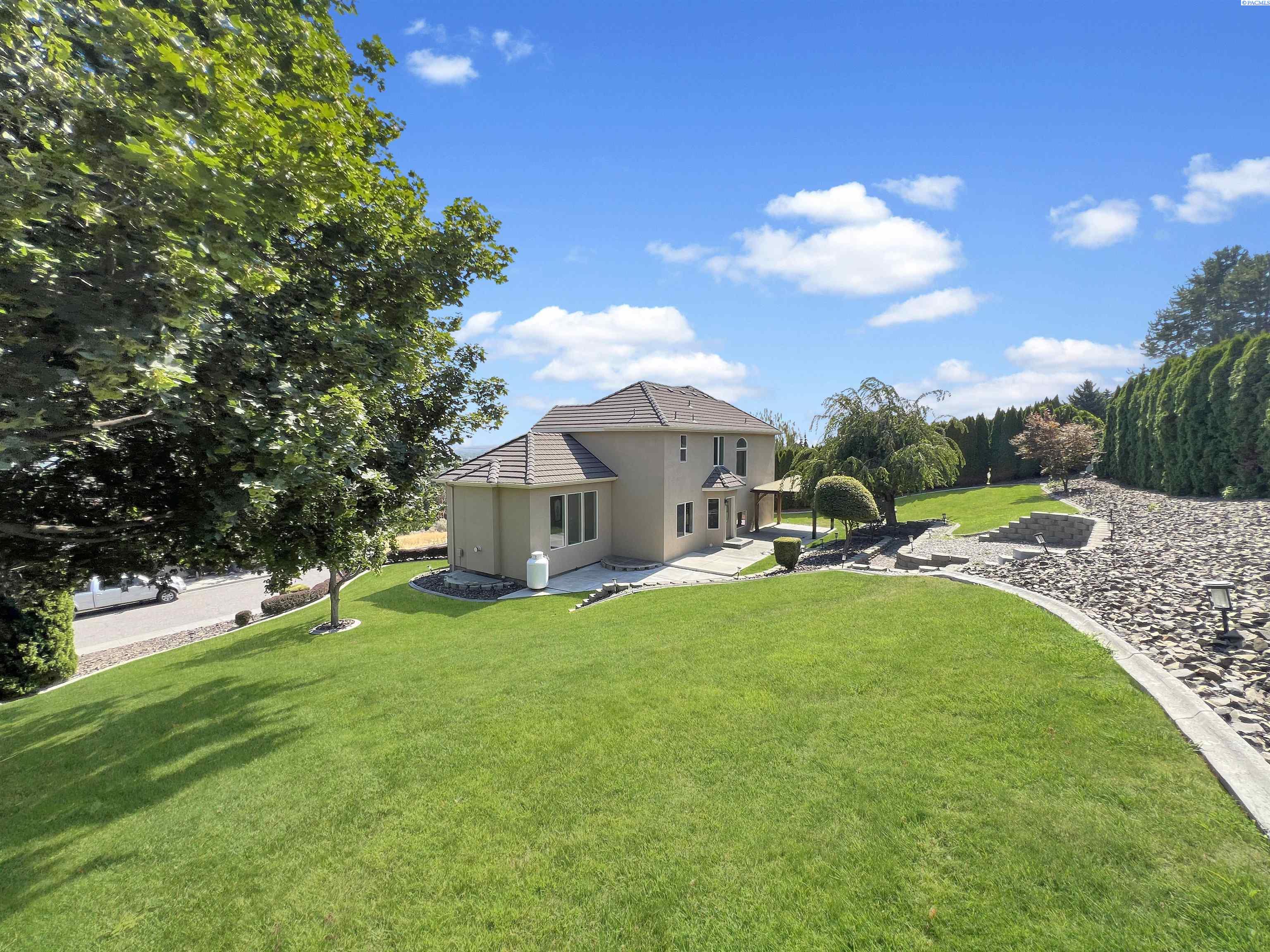 3805 W 42nd Ave, Kennewick, WA 99337