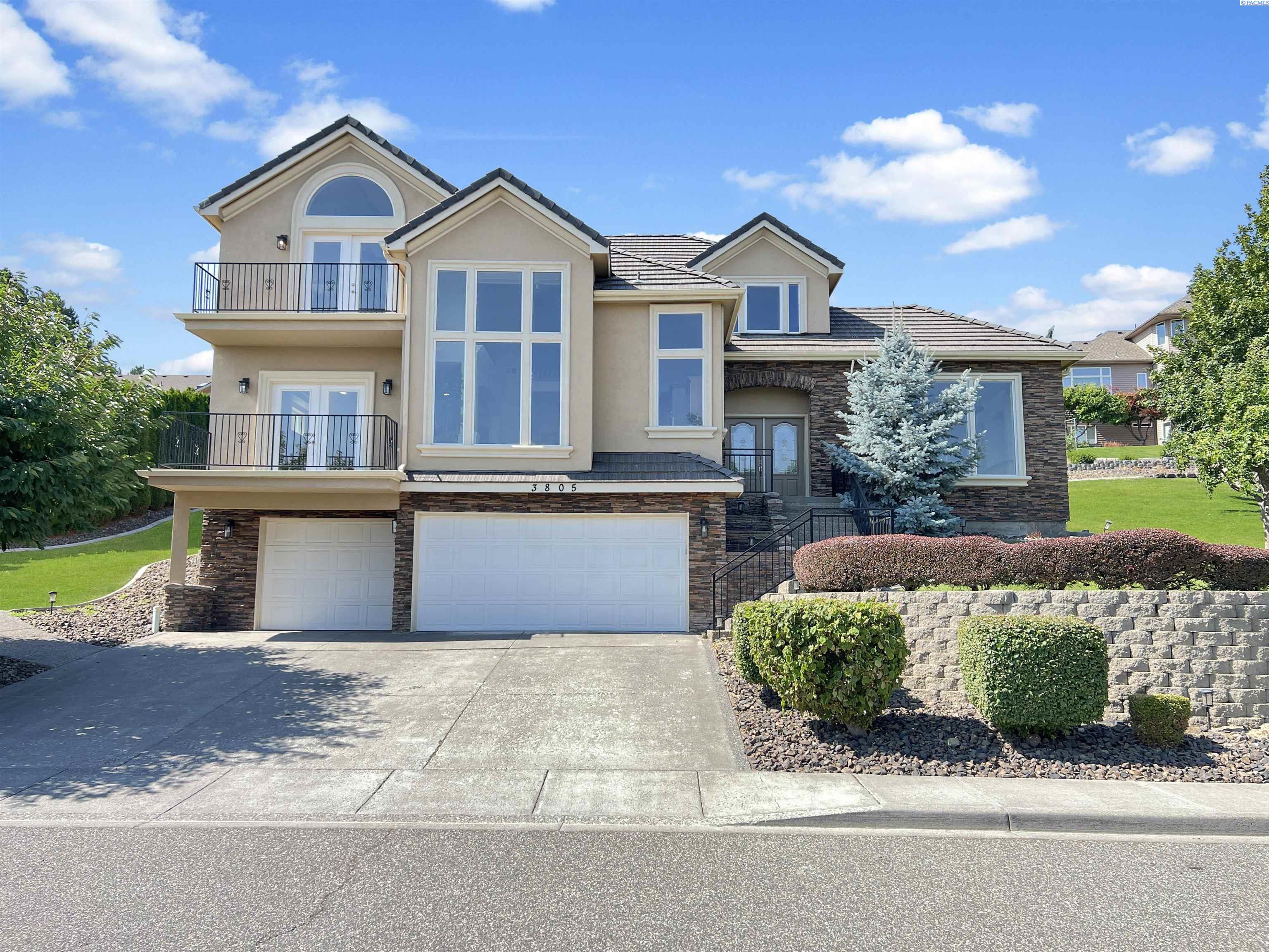 3805 W 42nd Ave, Kennewick, WA 99337