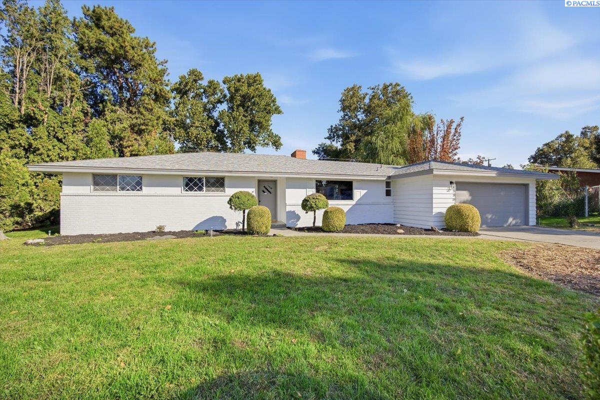 7530 W Victoria Ave, Kennewick, WA 99336