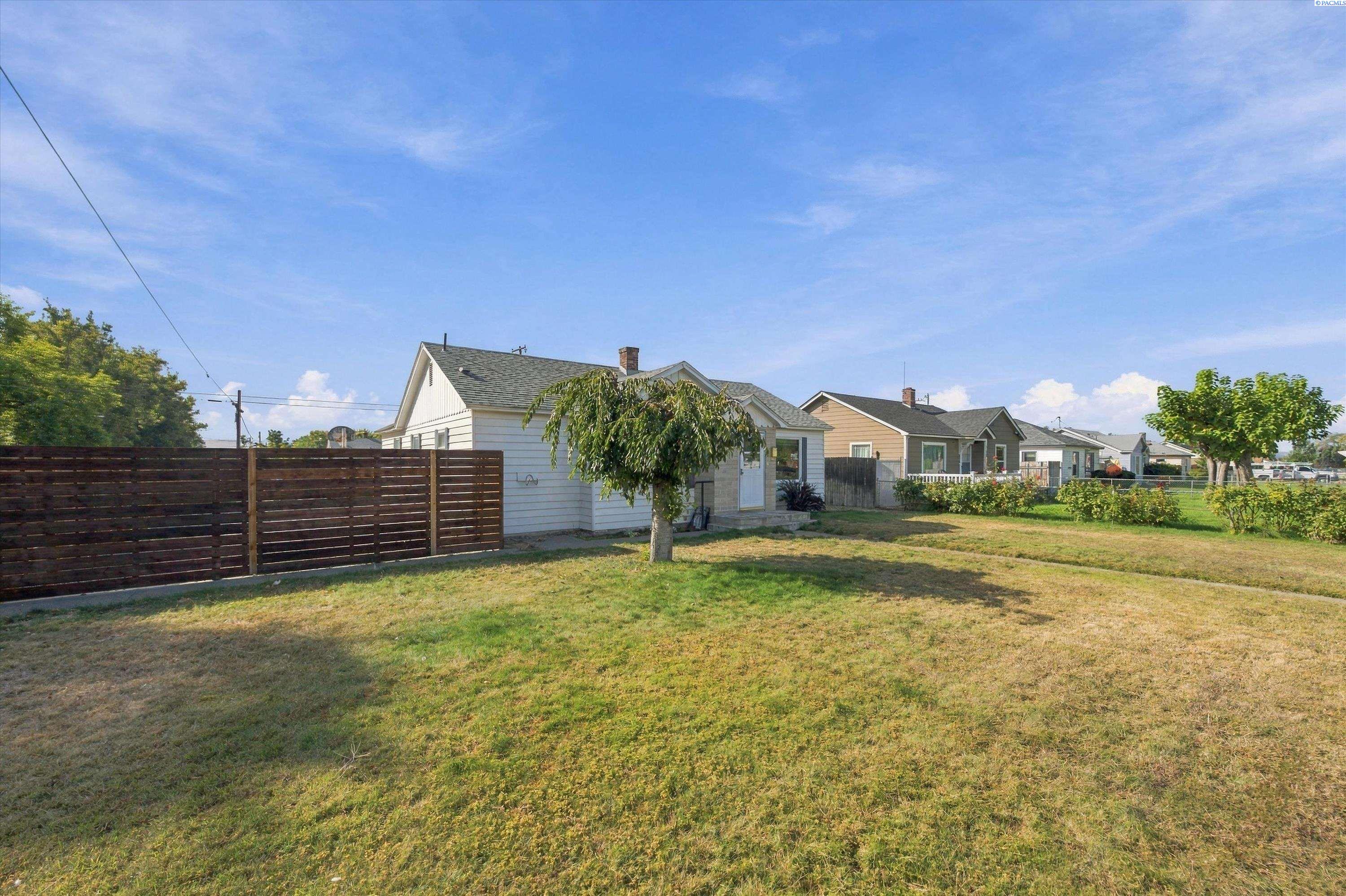 1704 W Yakima St, Pasco, WA 99301