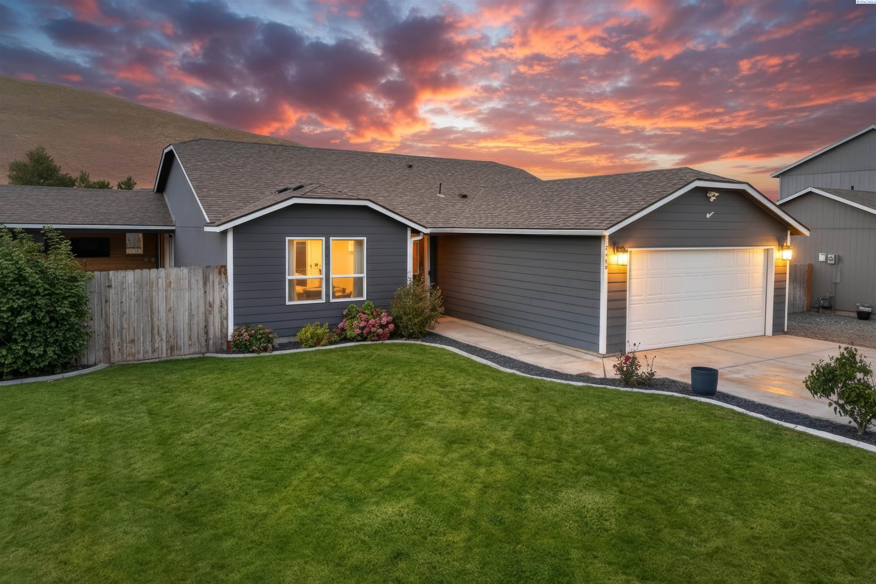 5405 Kirkwood Ln, West Richland, WA 99353