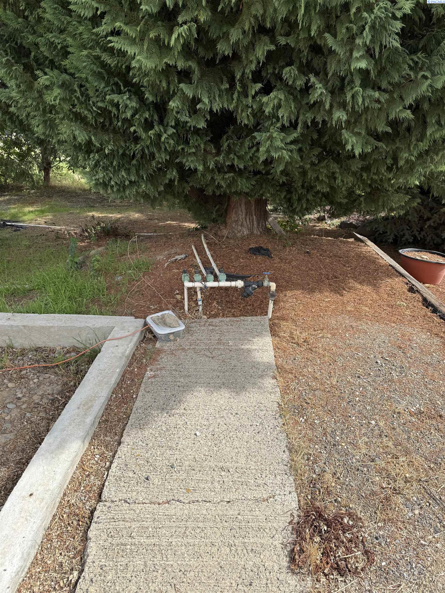 355 Old Inland Empire Hwy #11, Prosser, WA 99350