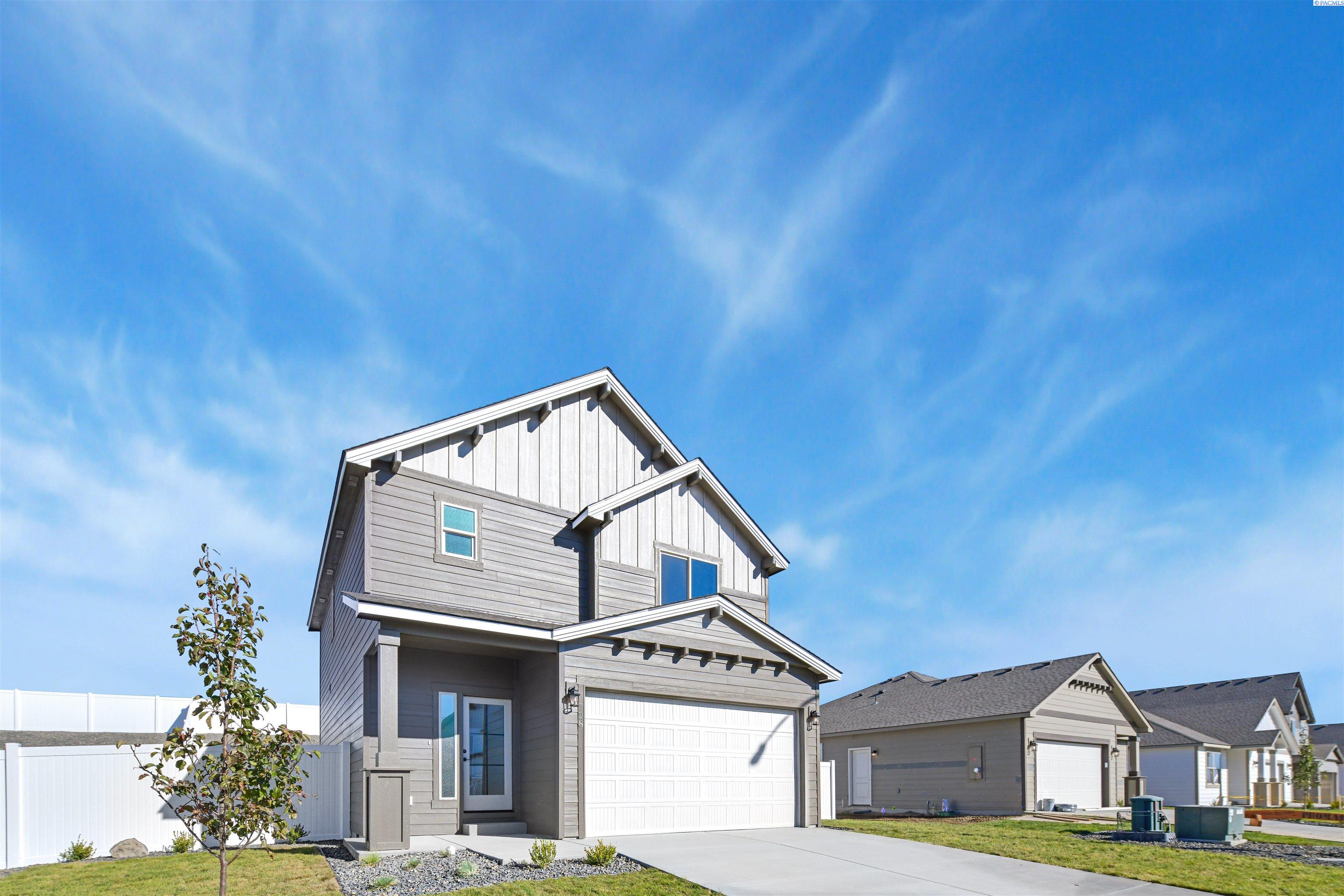 728 Honeylicious St, Richland, WA 99352