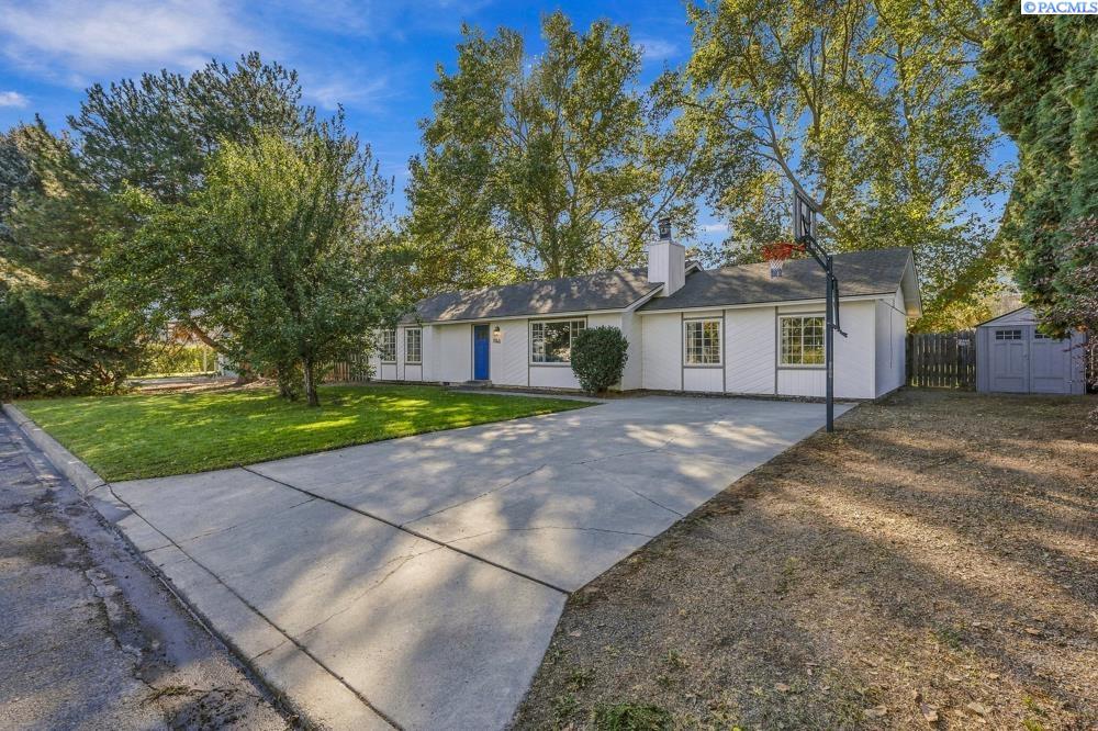 703 W 48th Ave, Kennewick, WA 99337
