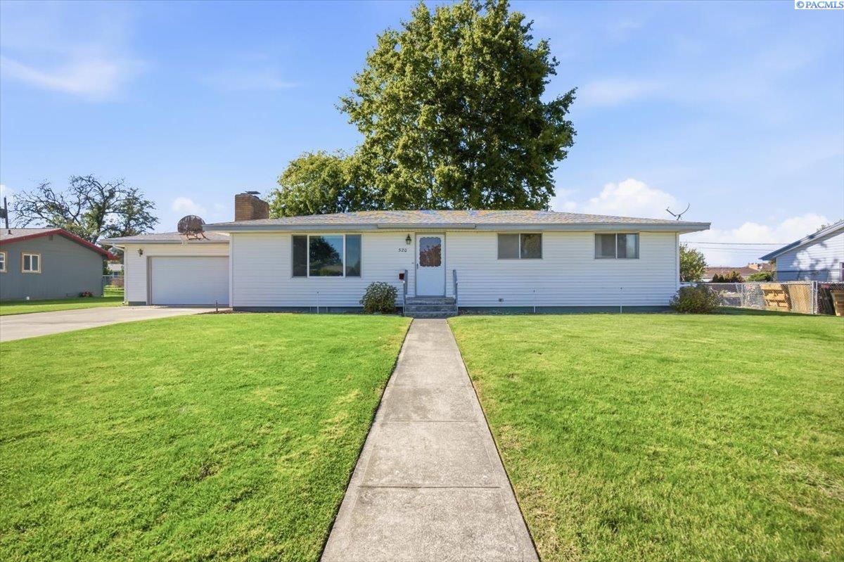 520 Road 37, Pasco, WA 99301
