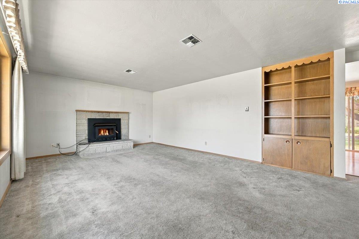 520 Road 37, Pasco, WA 99301