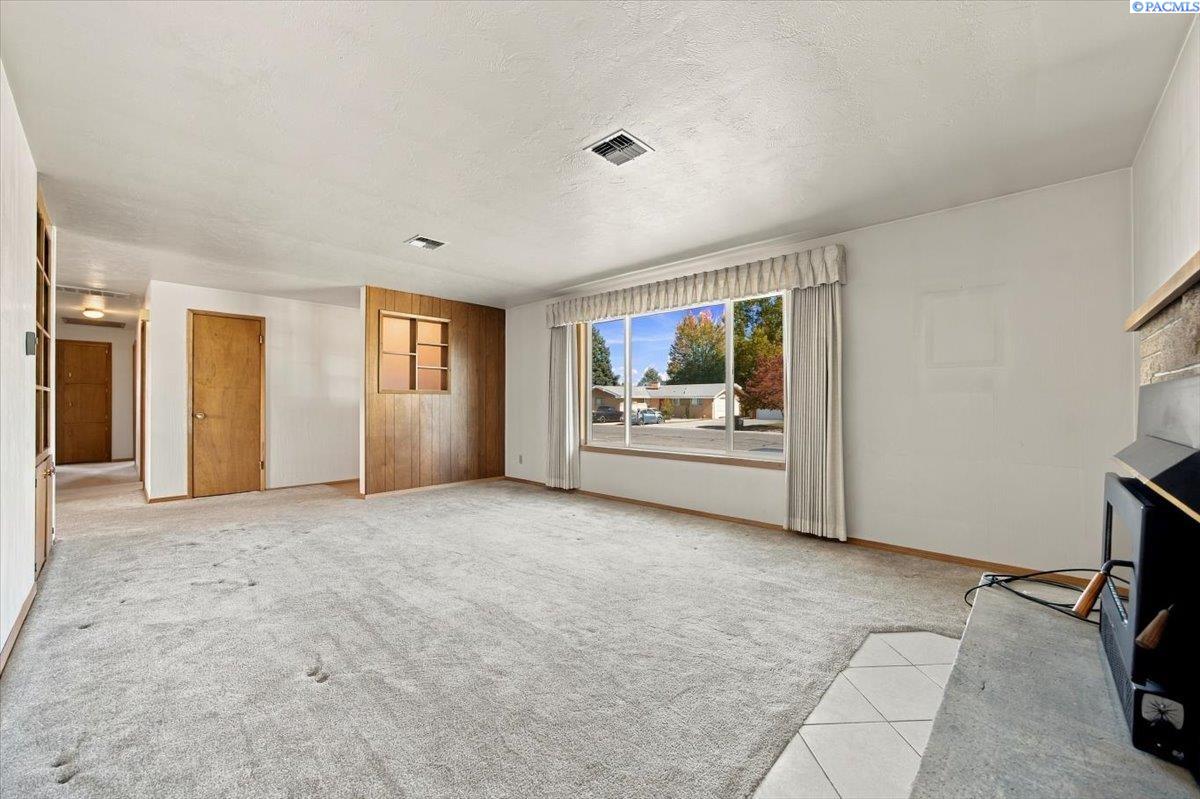 520 Road 37, Pasco, WA 99301