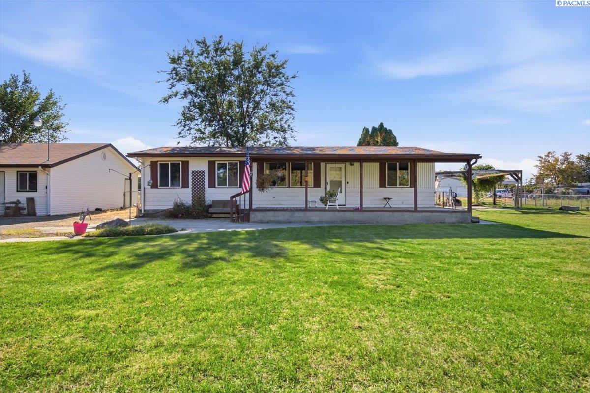 134 Ringhoff Rd, Burbank, WA 99323