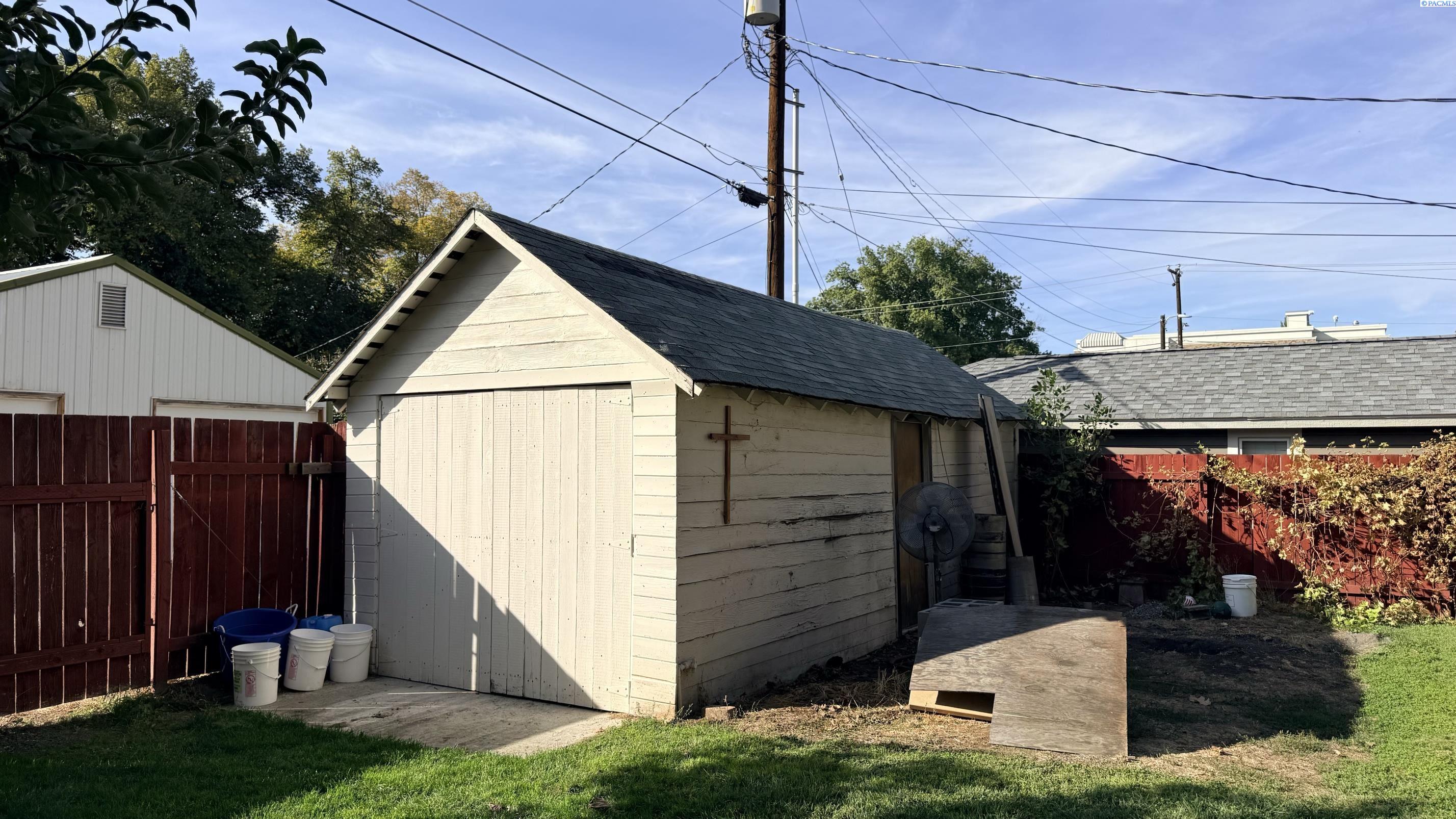 711 Main St, Prosser, WA 99350