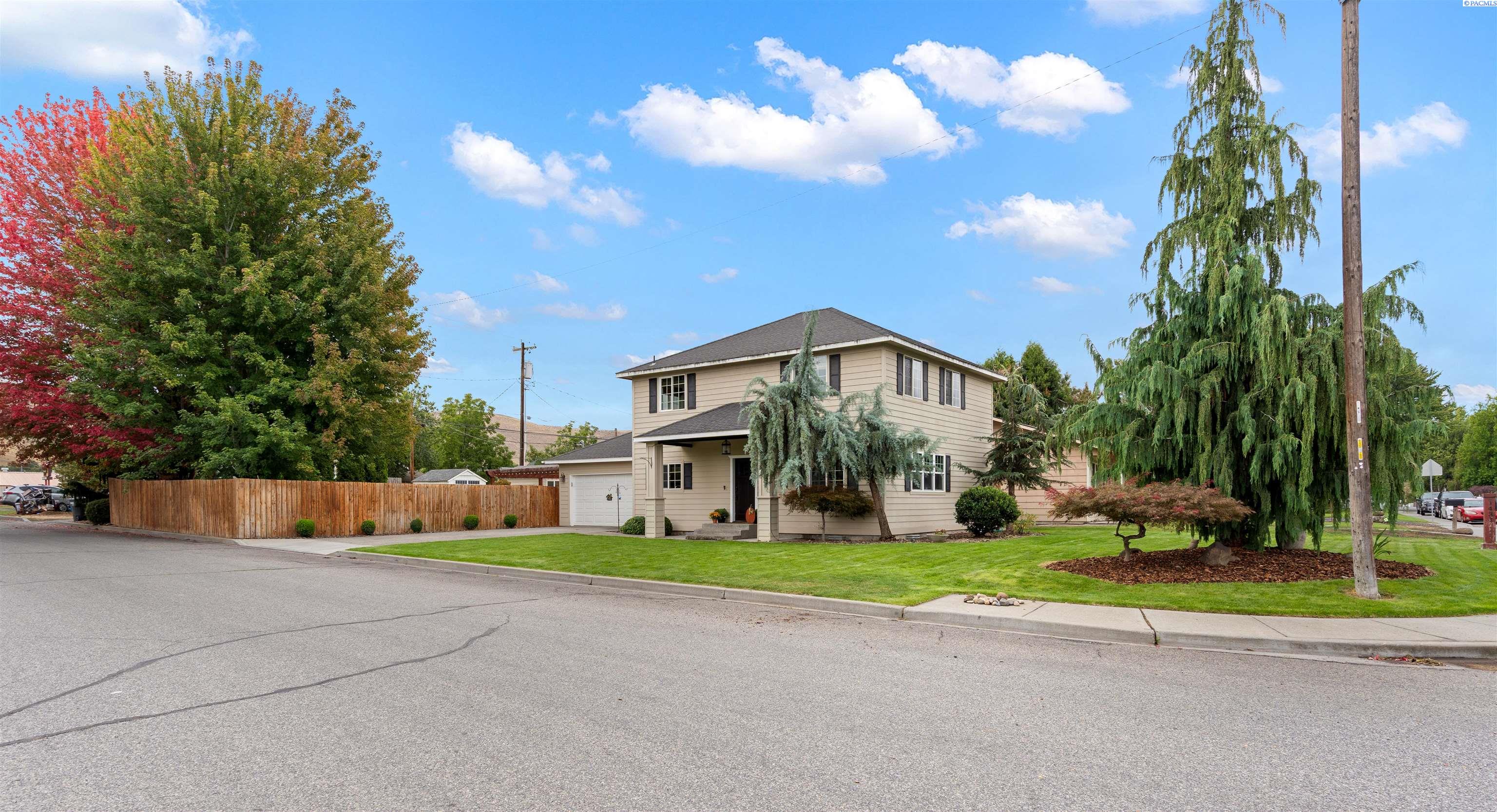 1431 Grant Ave, Prosser, WA 99350