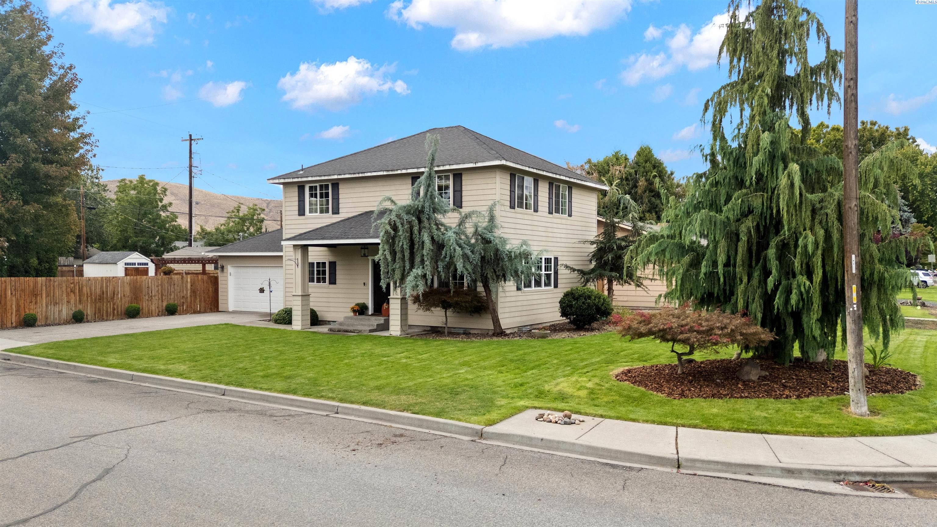 1431 Grant Ave, Prosser, WA 99350