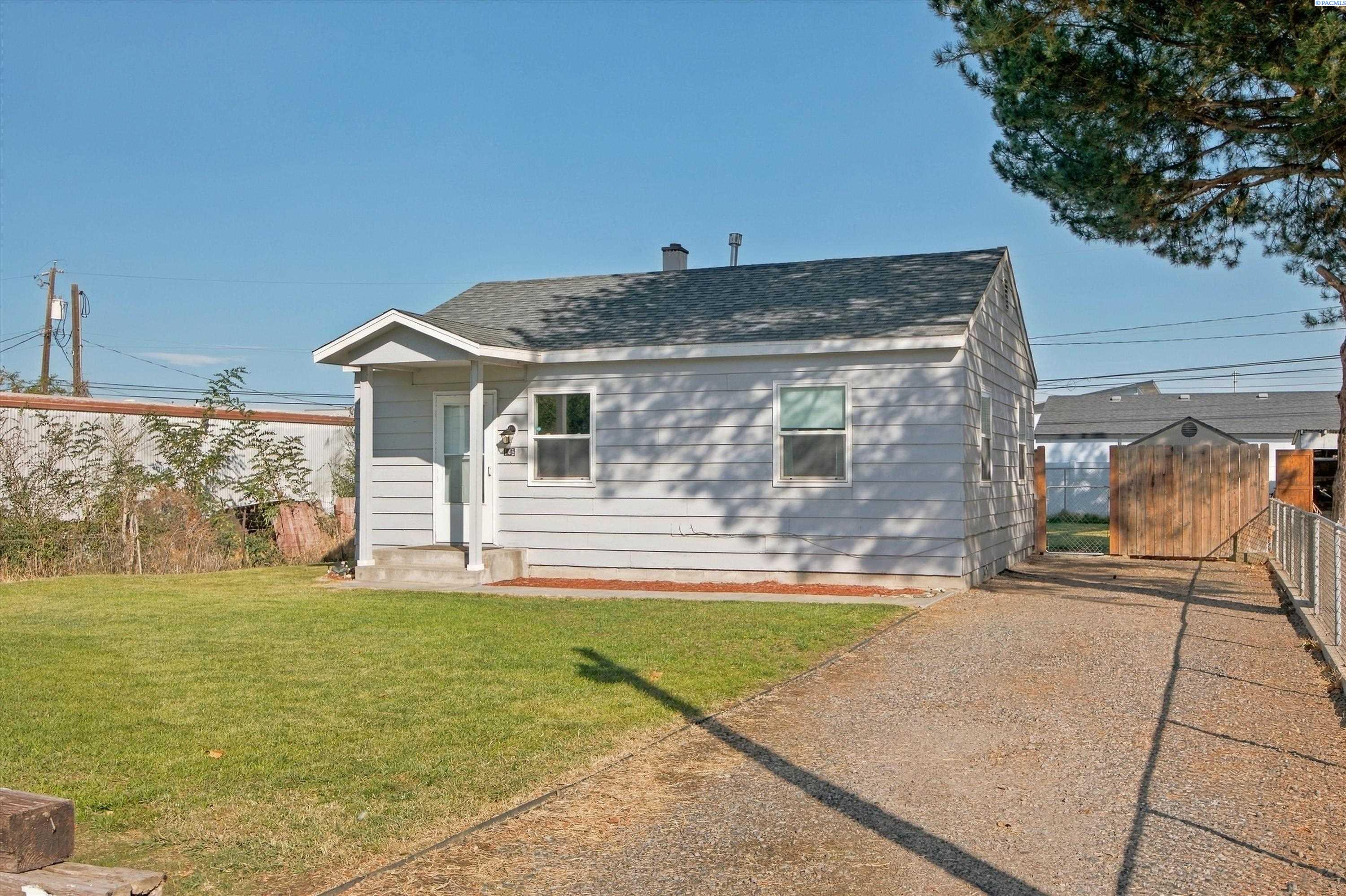 146 Walnut St, Burbank, WA 99323
