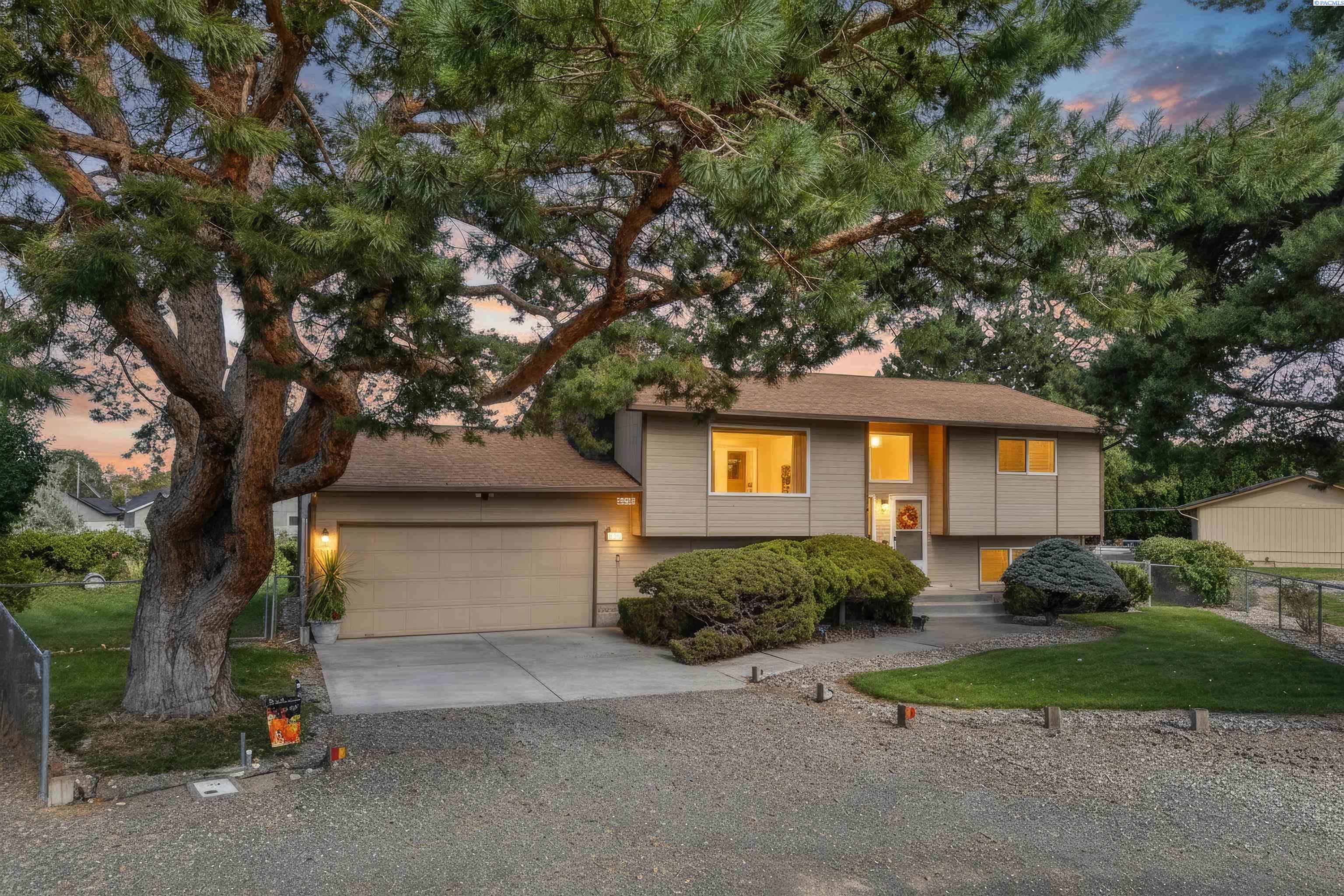 2306 S Anderson Pl, Kennewick, WA 99337