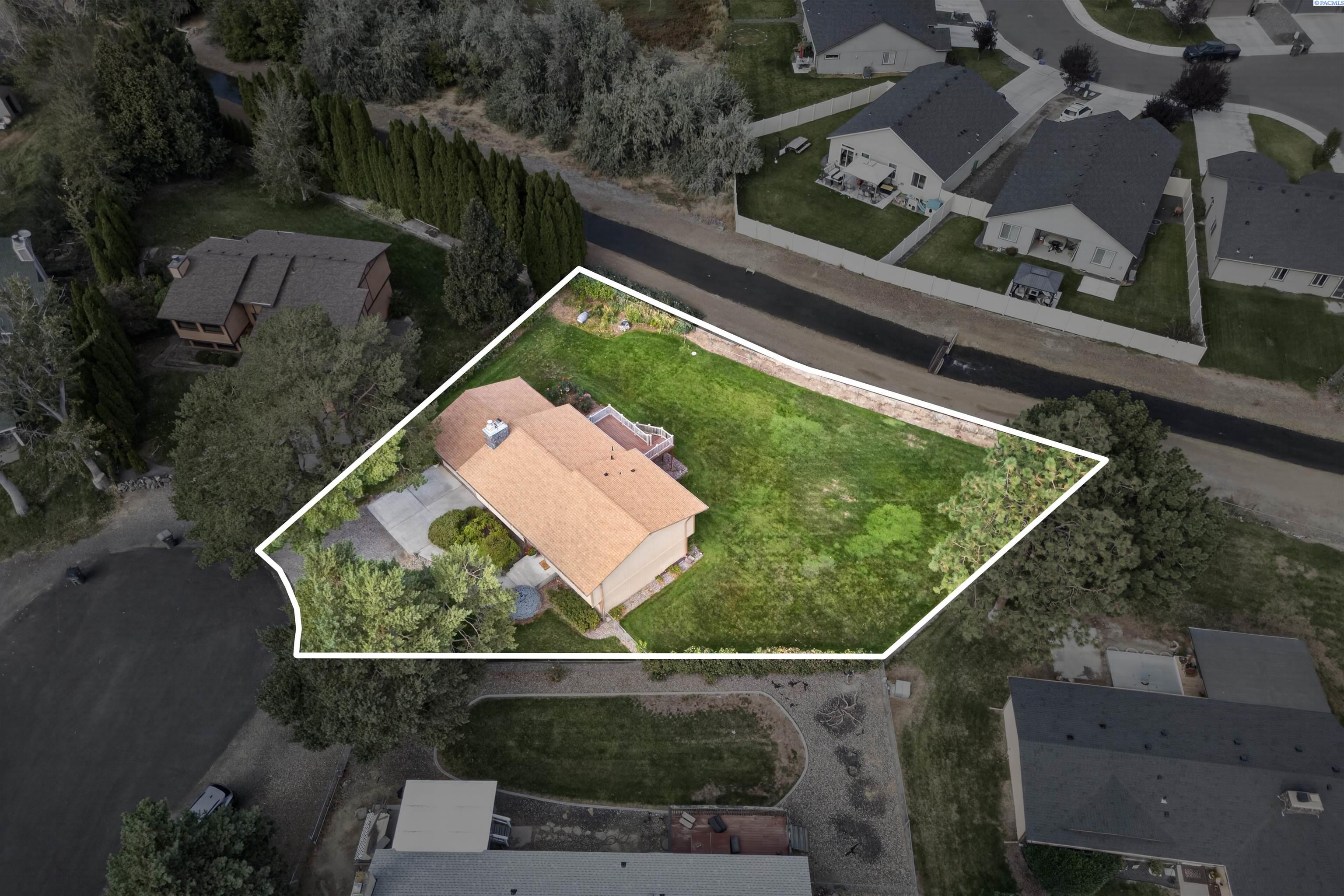2306 S Anderson Pl, Kennewick, WA 99337