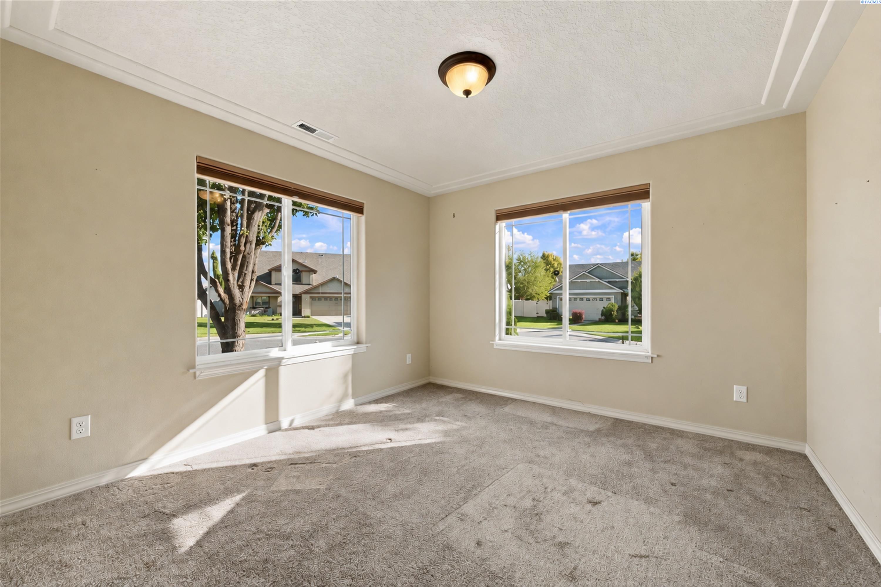 511 Lakerose Loop, Richland, WA 99352-8408