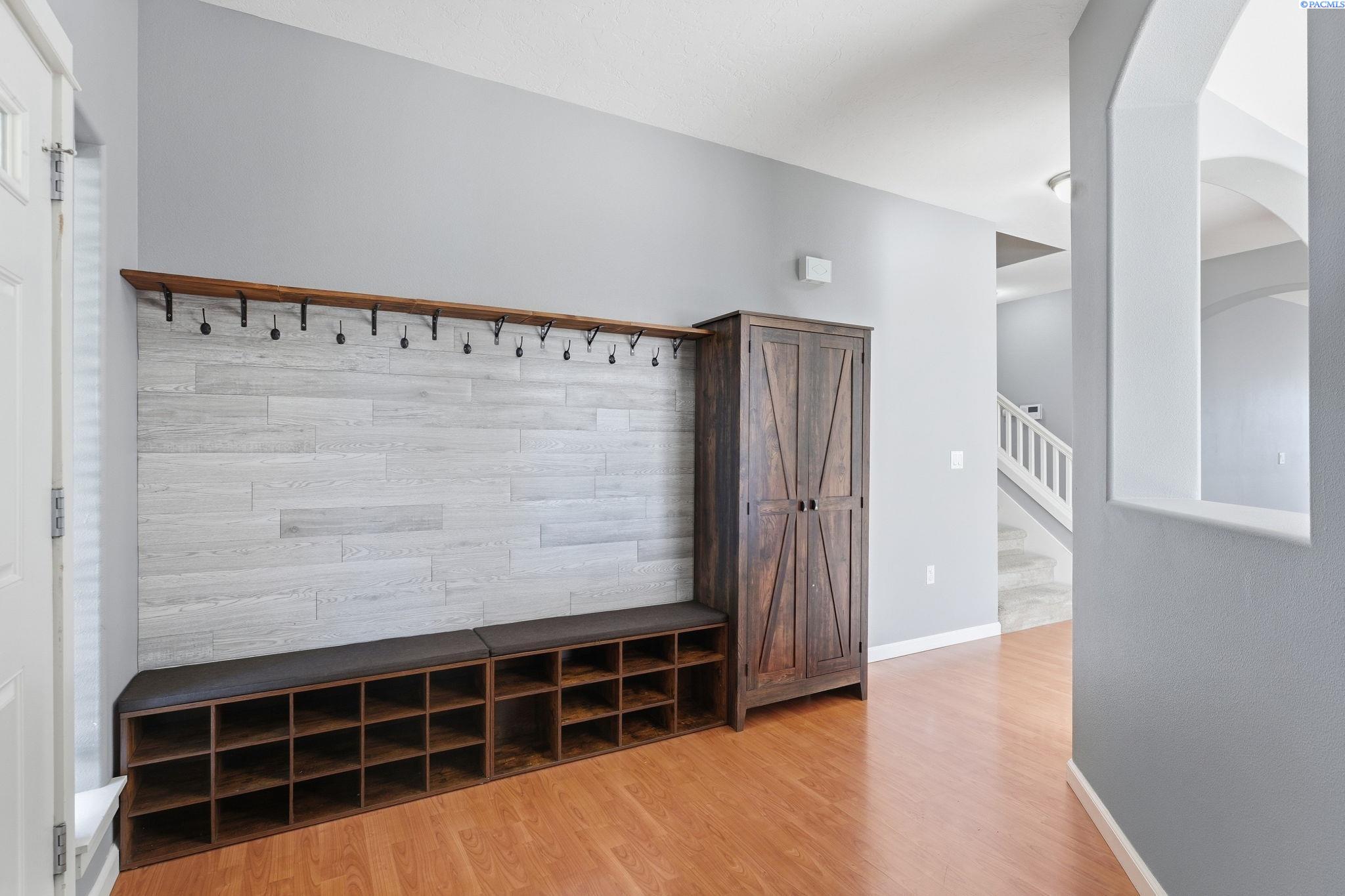 2007 S Tweedt St, Kennewick, WA 99336