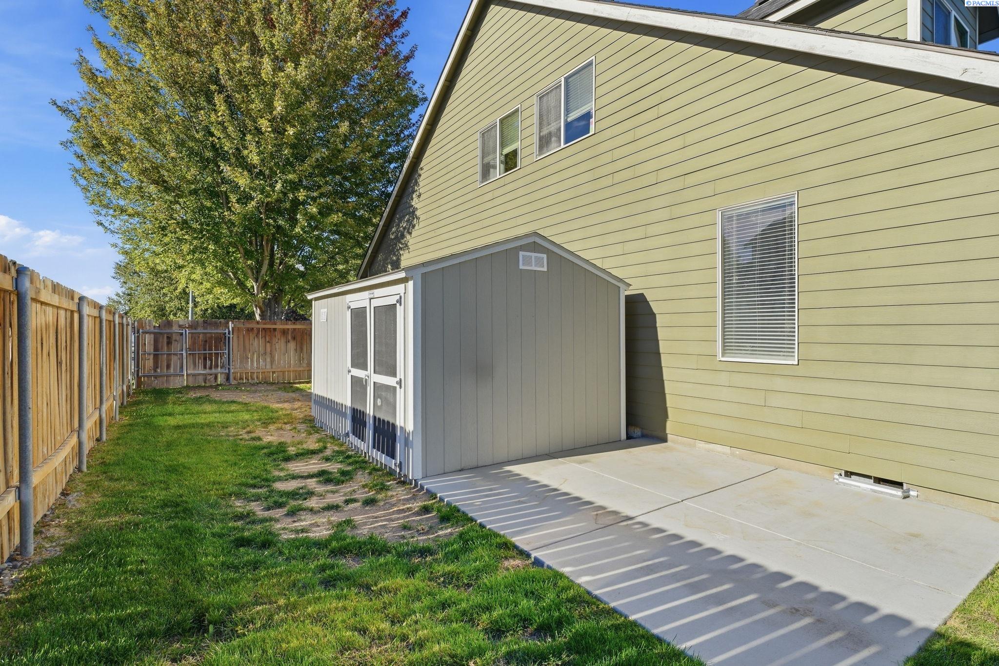 2007 S Tweedt St, Kennewick, WA 99336