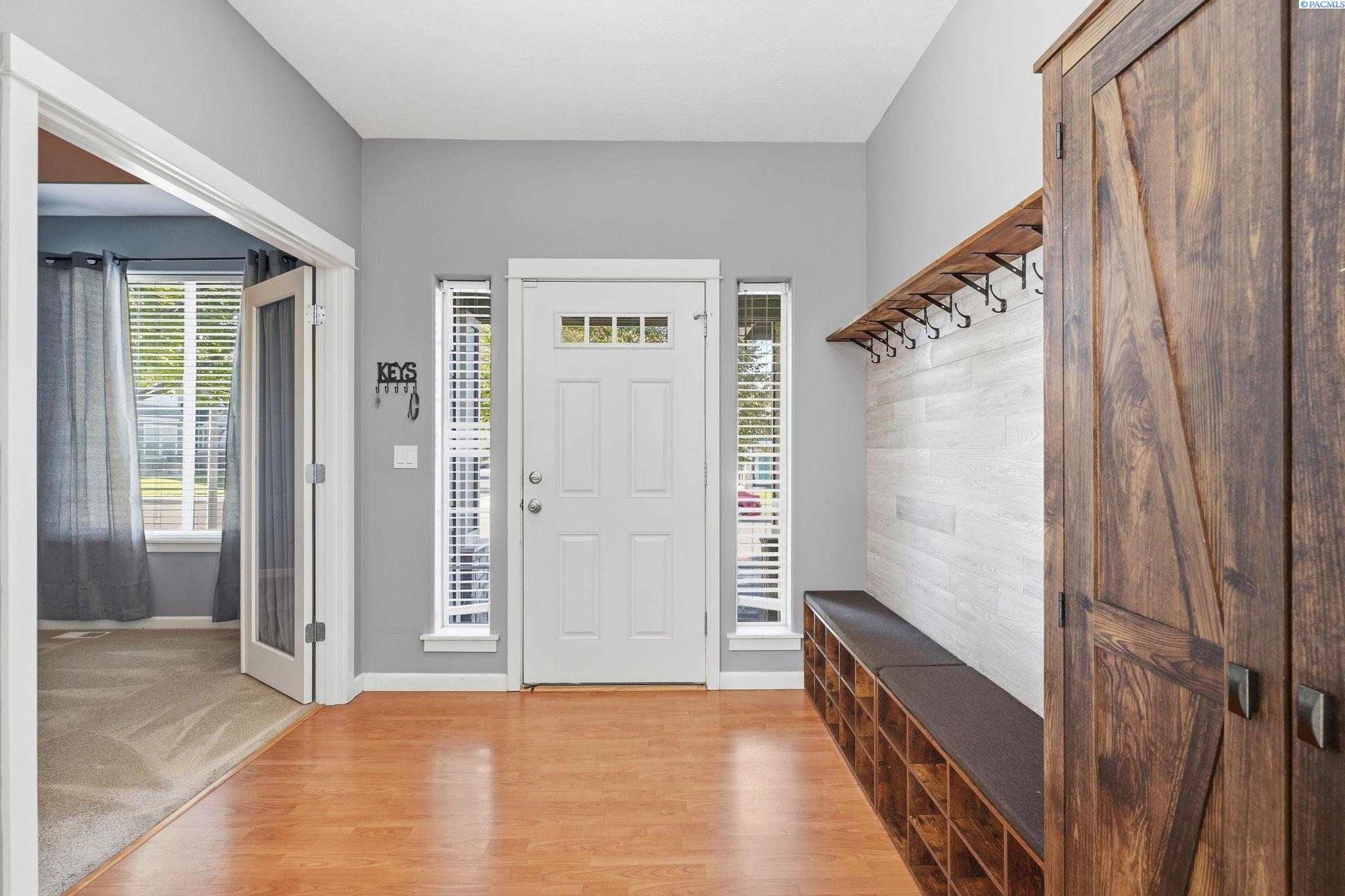 2007 S Tweedt St, Kennewick, WA 99336