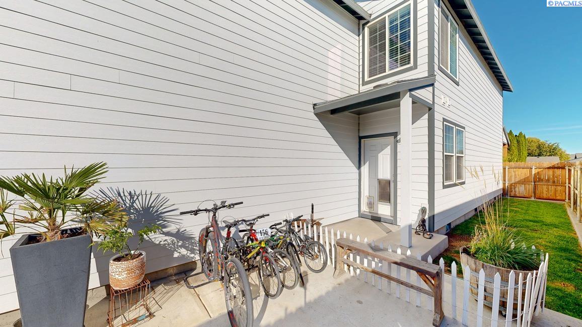 4708 Belgian Ln, Pasco, WA 99301