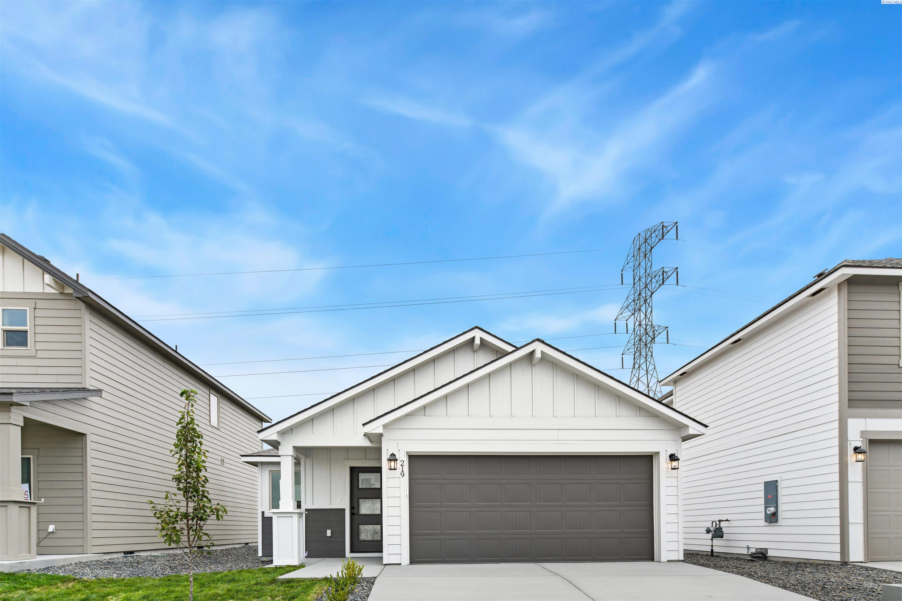 219 N Dewberry Pl, Kennewick, WA 99336