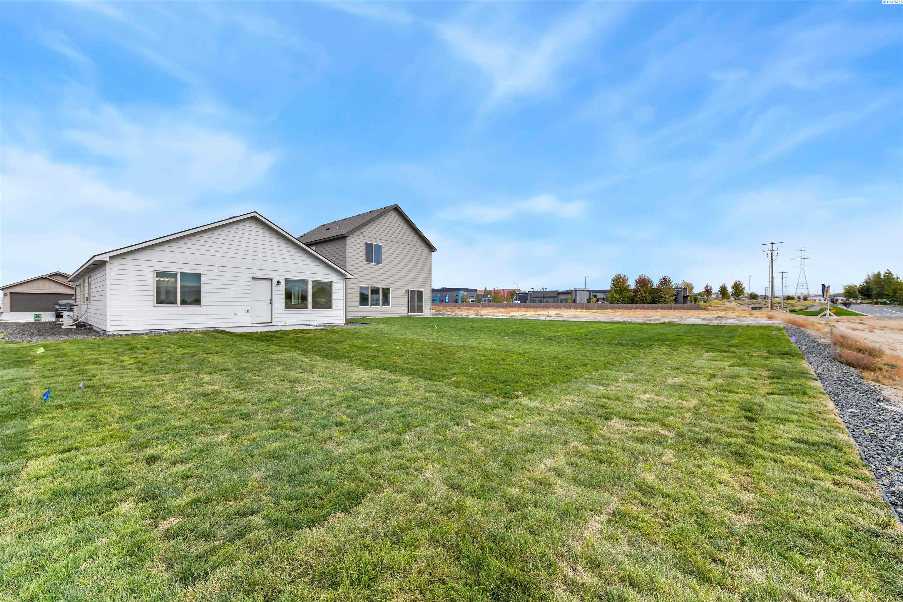 219 N Dewberry Pl, Kennewick, WA 99336