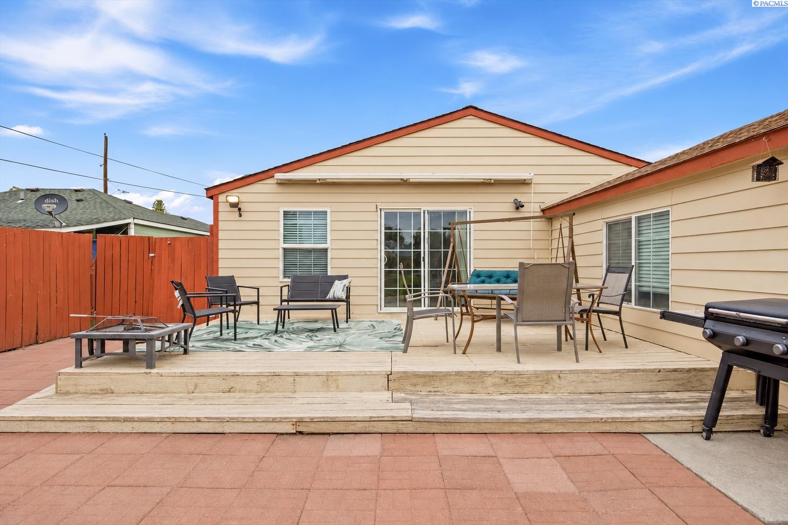 1109 W 2nd Ave, Kennewick, WA 99336