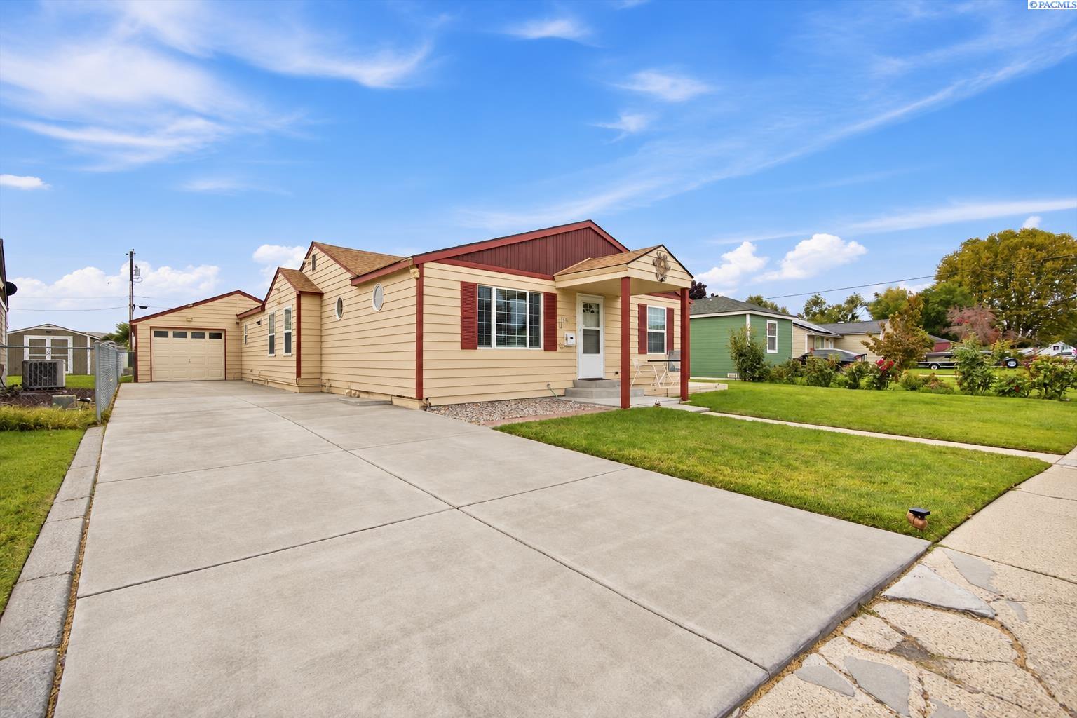1109 W 2nd Ave, Kennewick, WA 99336