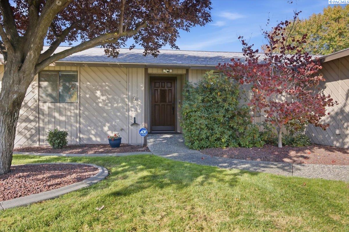 2047 George Washington Way, Richland, WA 99354