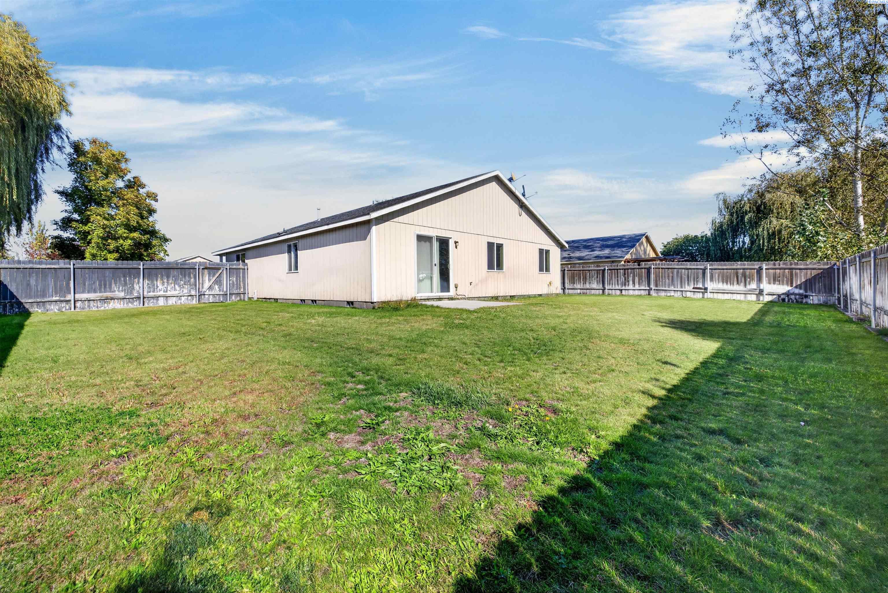 9404 Percheron Dr, Pasco, WA 99301