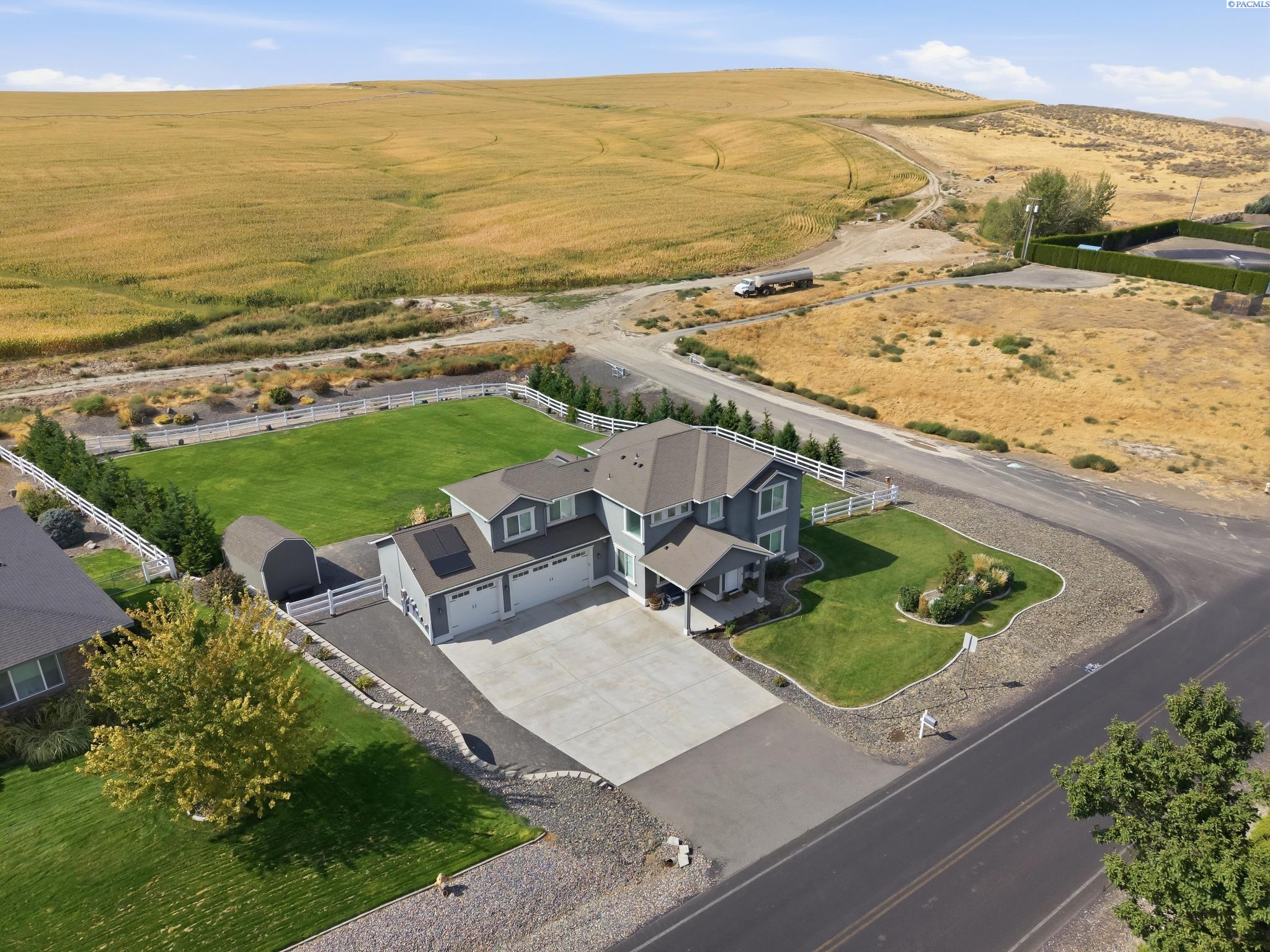 15014 Grandview Ln, Kennewick, WA 99338