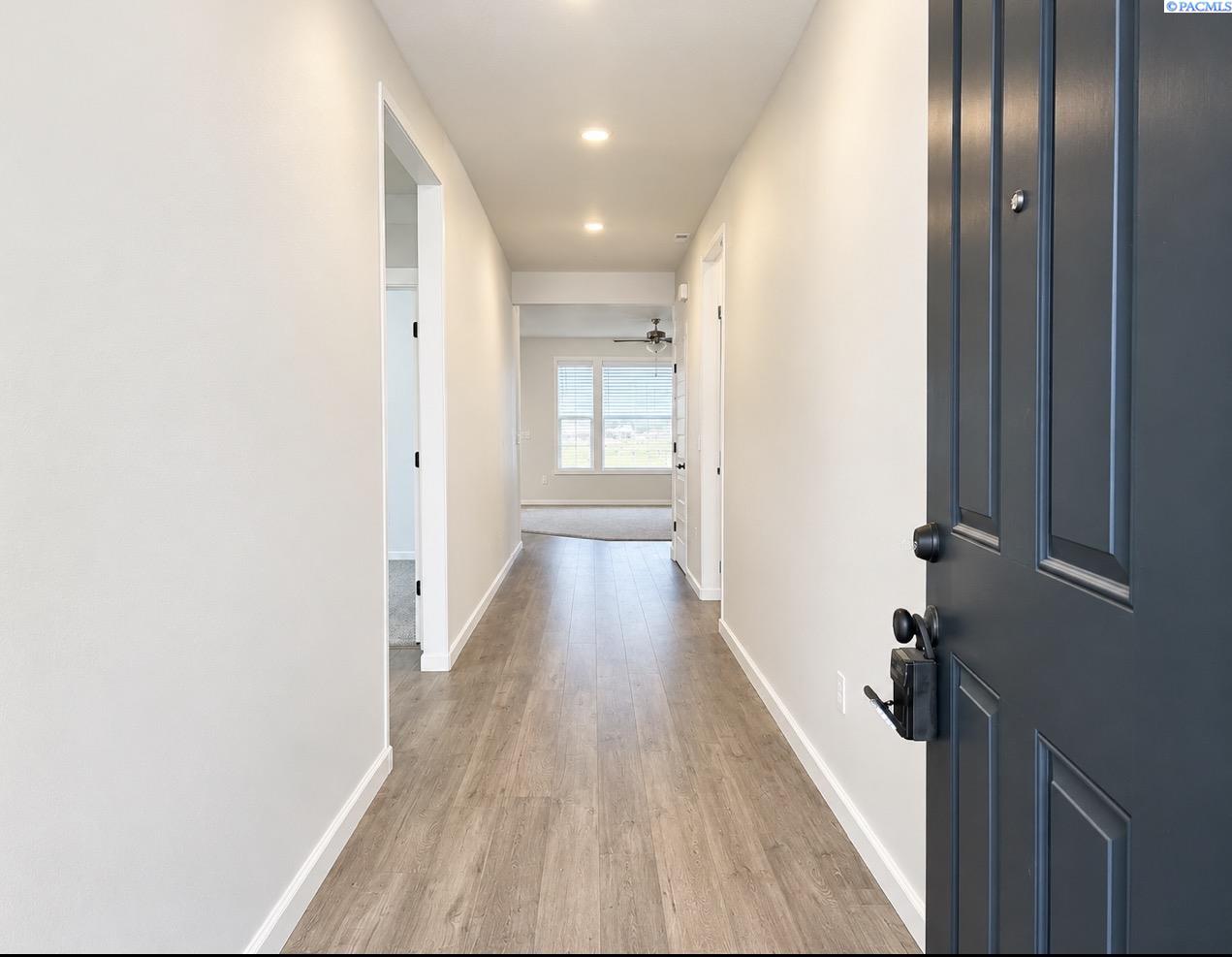 8214 Cardinal Peak St, West Richland, WA 99353