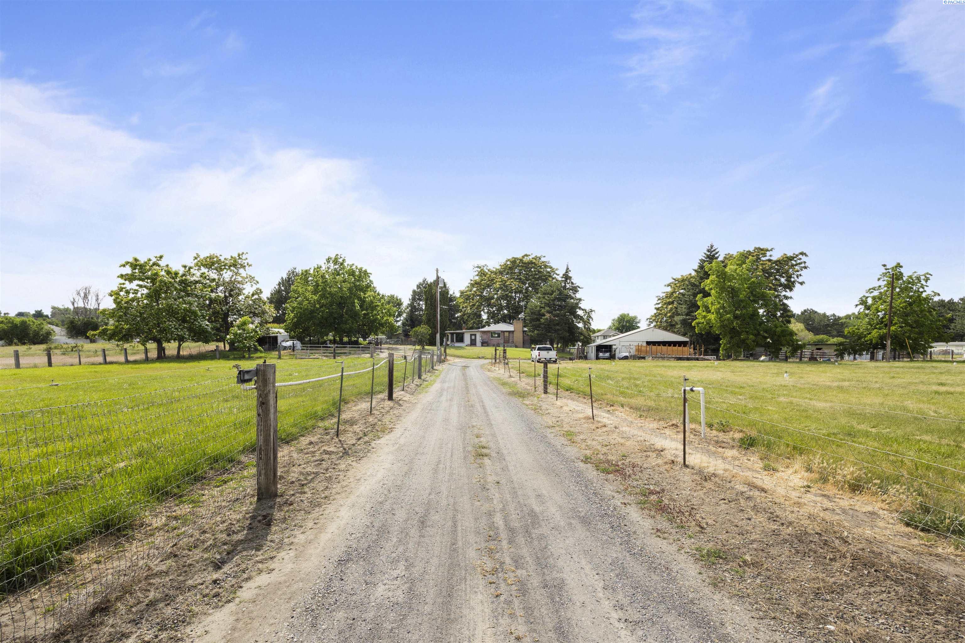 302 E 23rd Ave, Kennewick, WA 99337