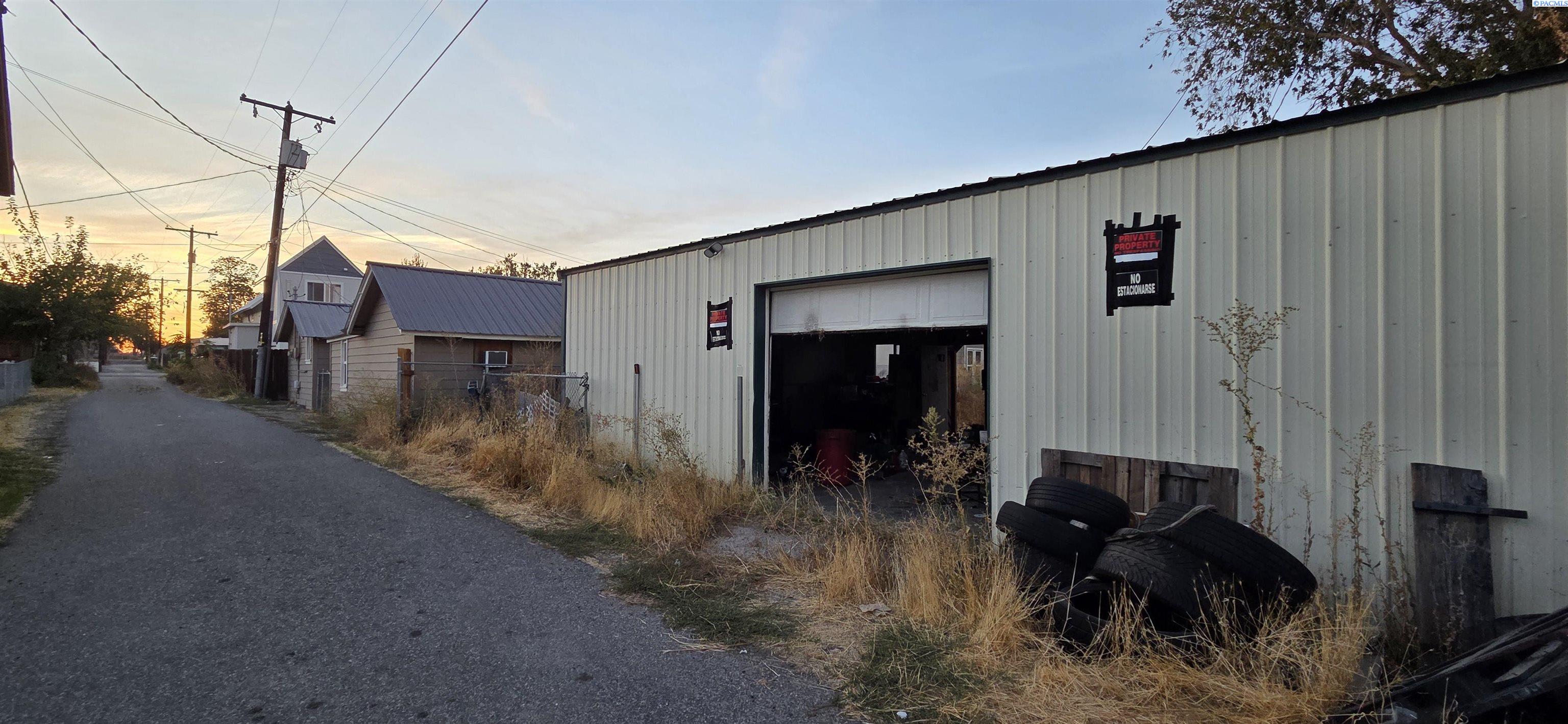 9 W 3rd Ave, Kennewick, WA 99338