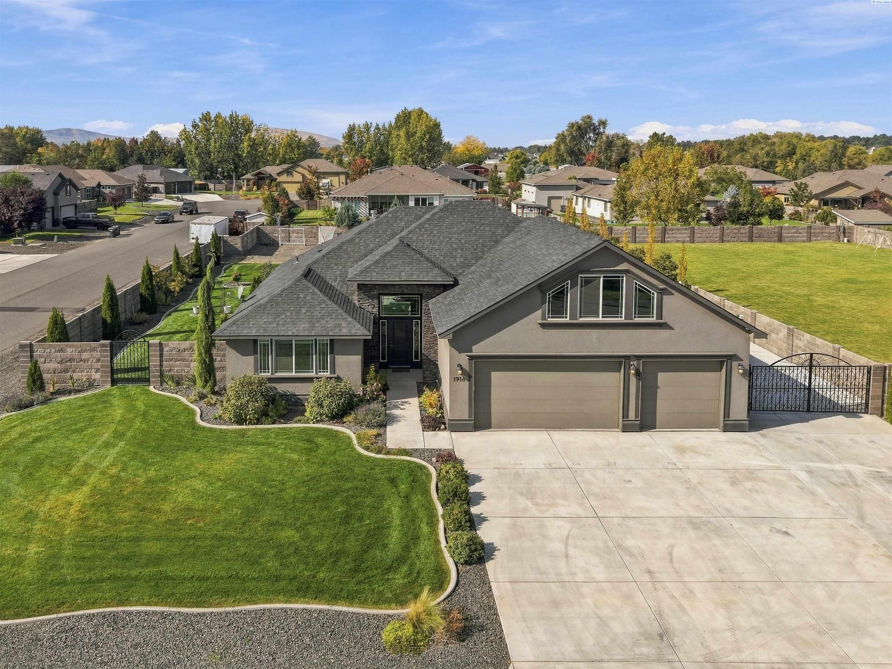 1916 Road 72, Pasco, WA 99301