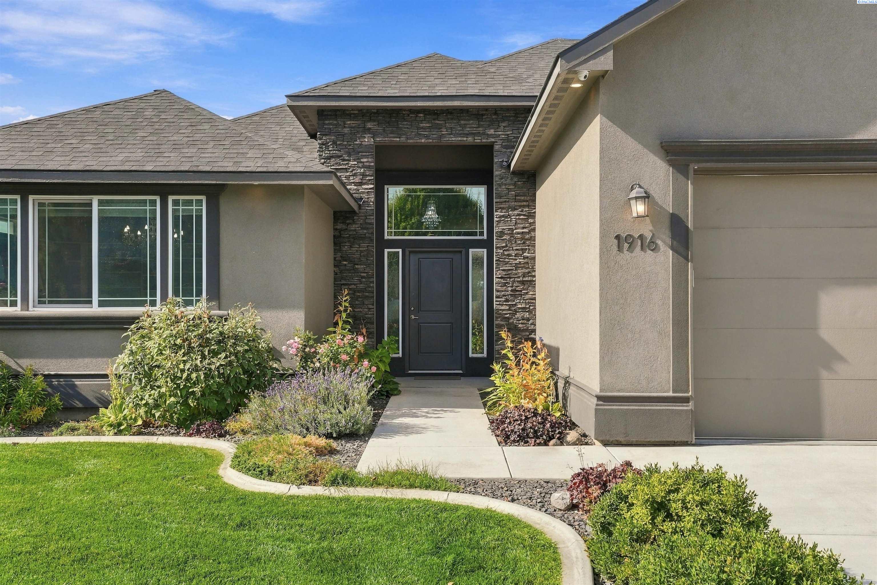 1916 Road 72, Pasco, WA 99301