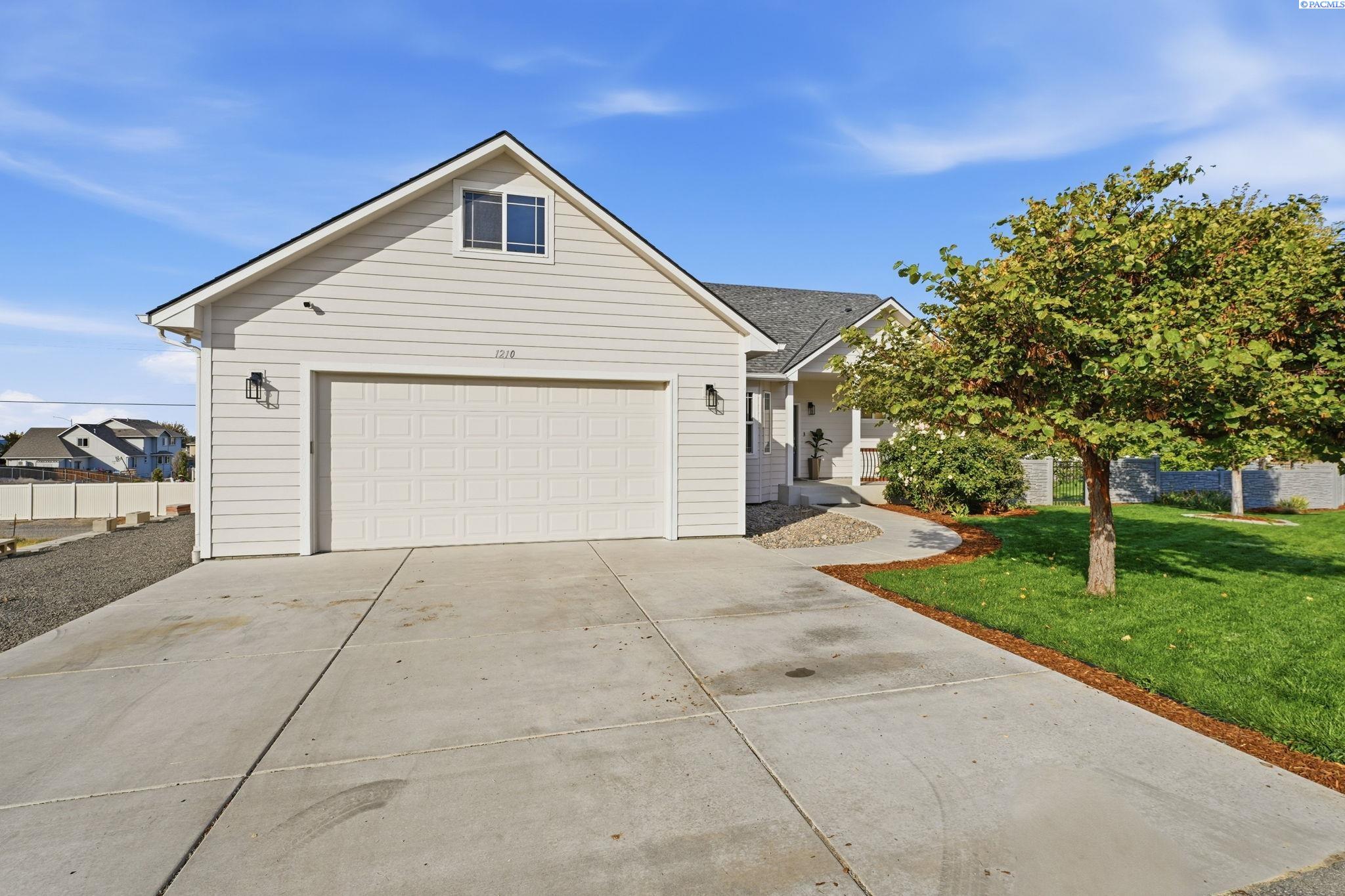 1210 Gage Blvd, Richland, WA 99352